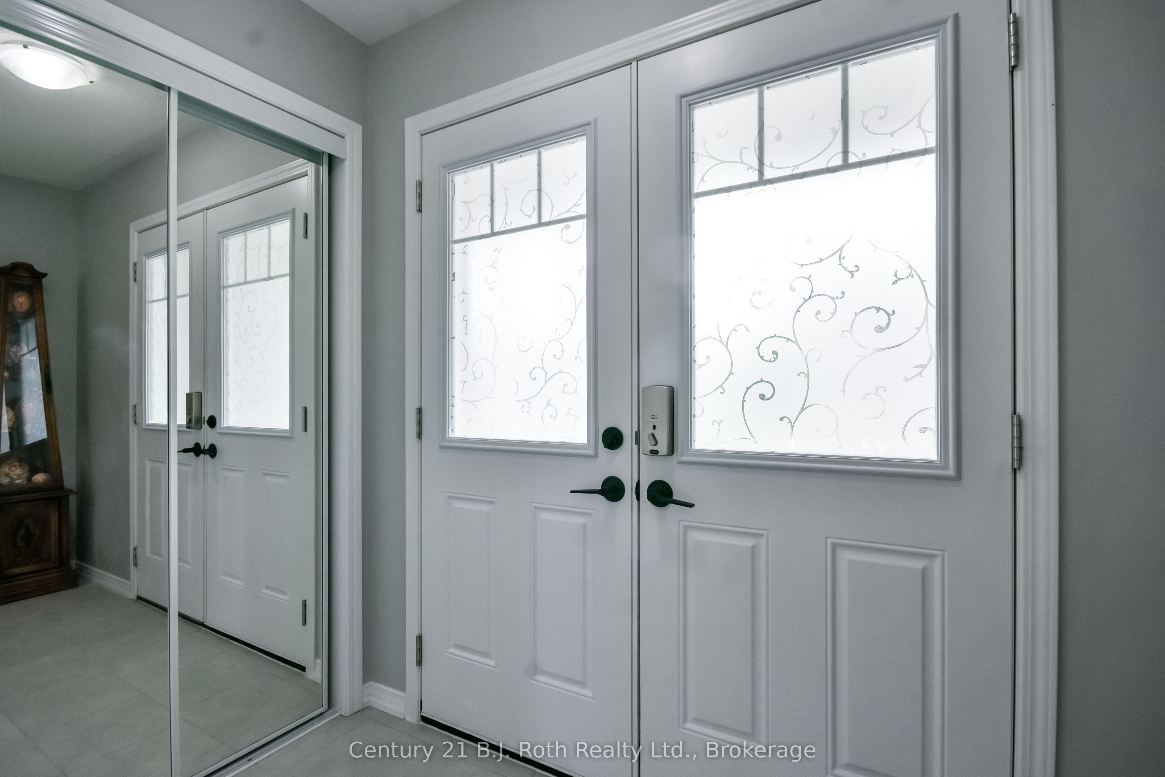 208 Diana Drive, Orillia, ON L3V 8J8 photo 2
