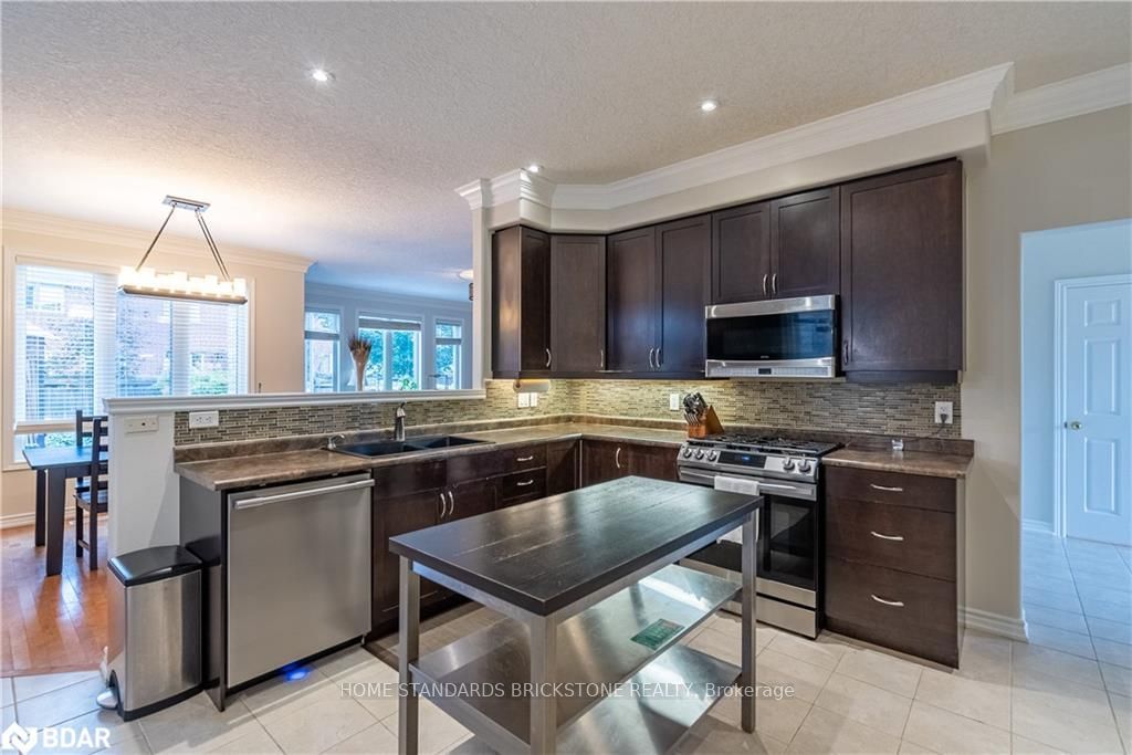 53 Graihawk Drive, Barrie, ON L4N 6G7 photo 2