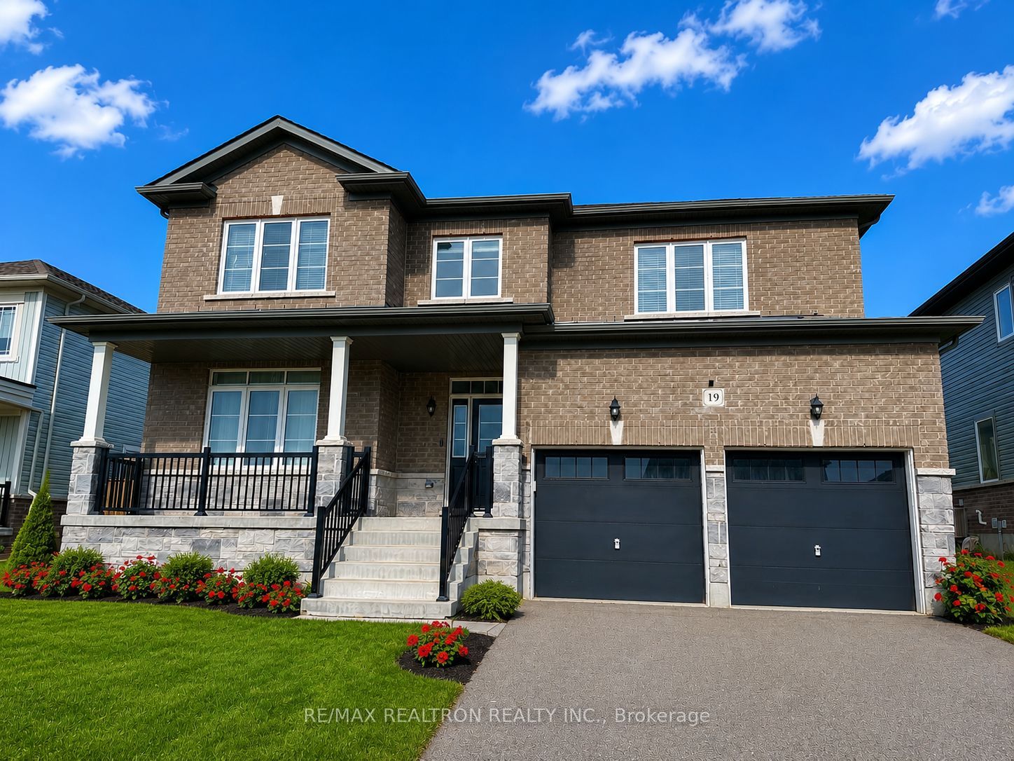 19 Middleton Drive, Wasaga Beach, ON L9Z 0L1