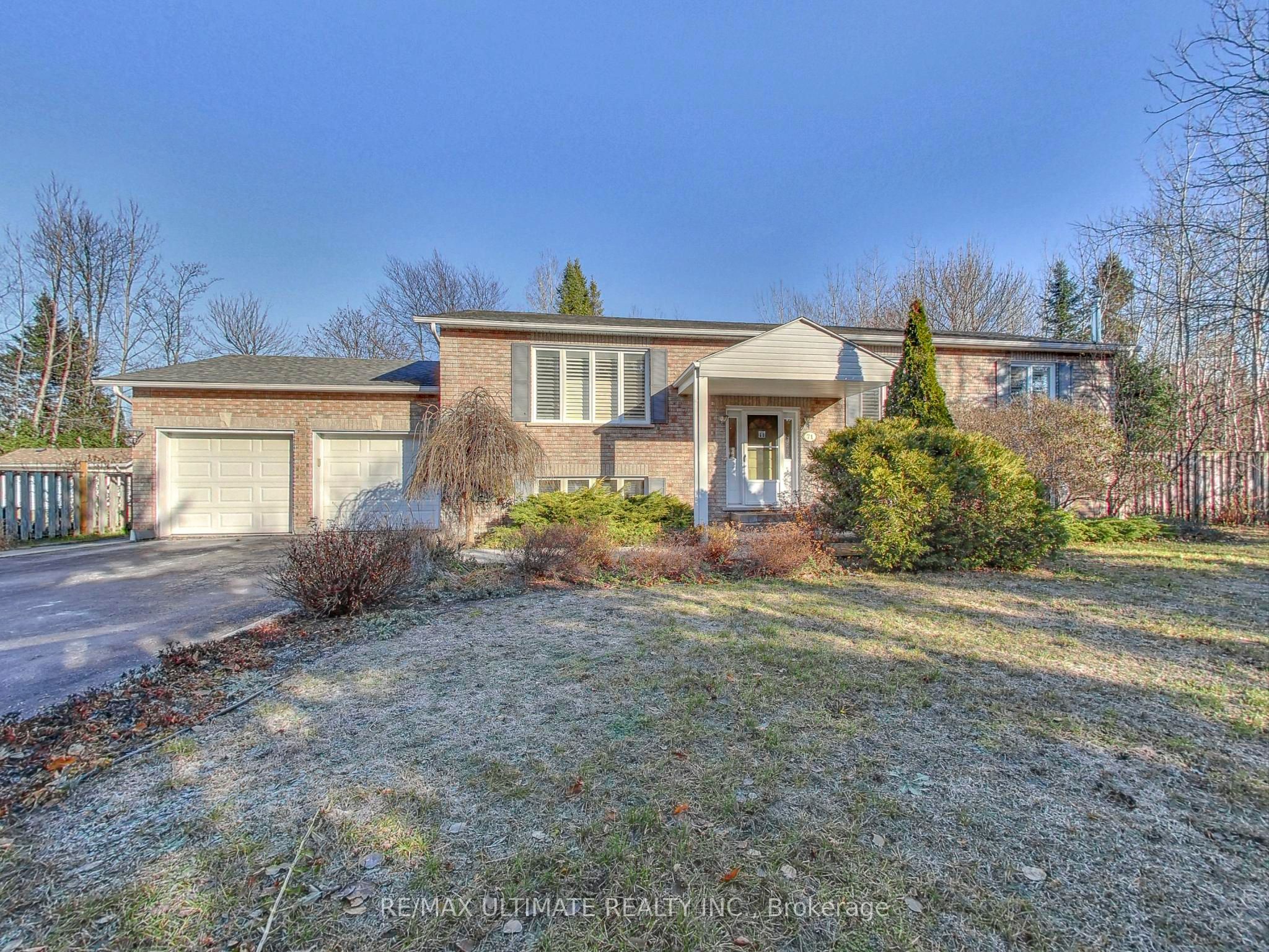 71 61st Street S, Wasaga Beach, ON L9Z 2Z3 photo 2