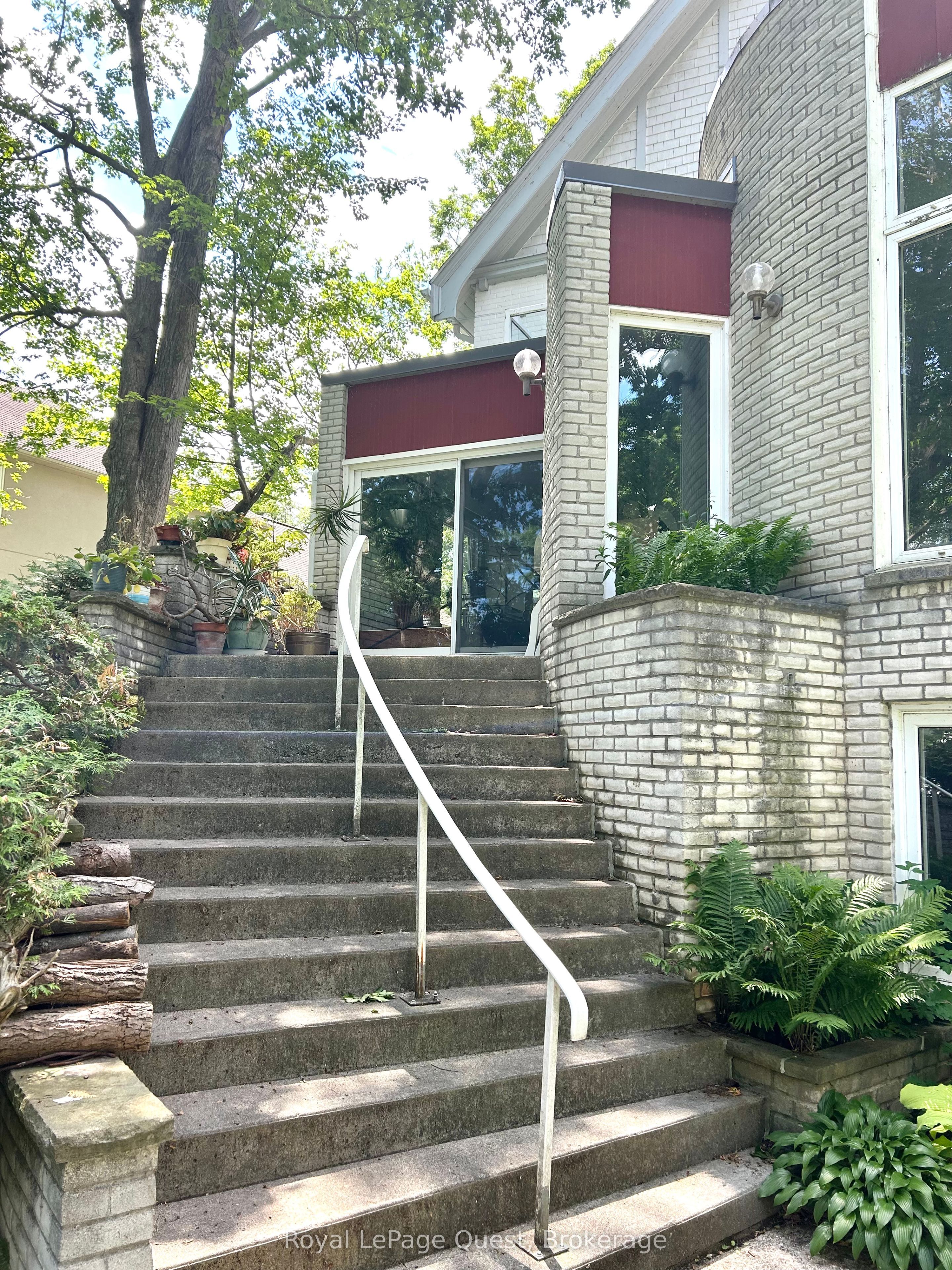 258 Bay Street, Orillia, ON L3V 3X1