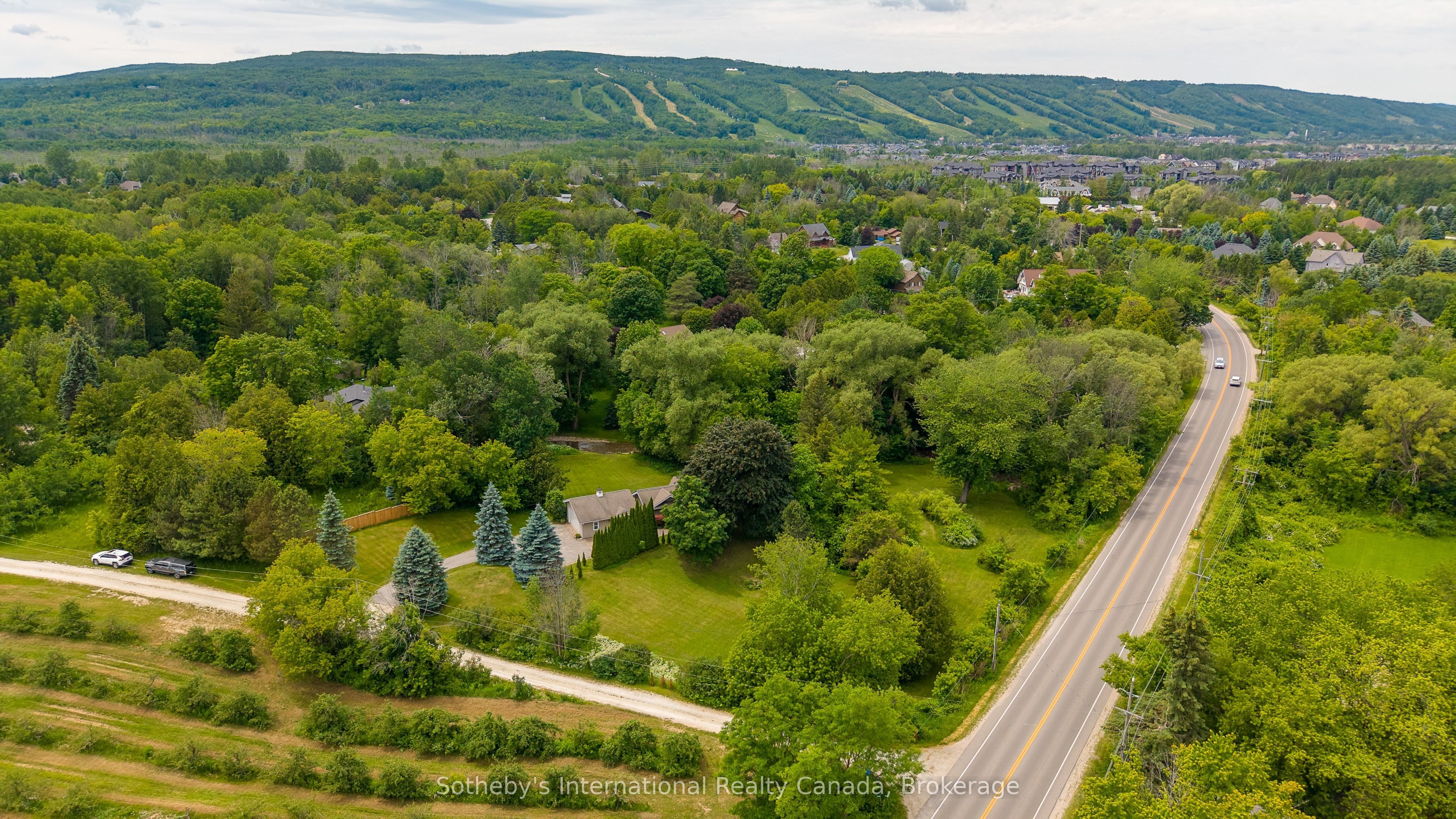 640 Mountain Road, Collingwood, ON L9Y 5G3