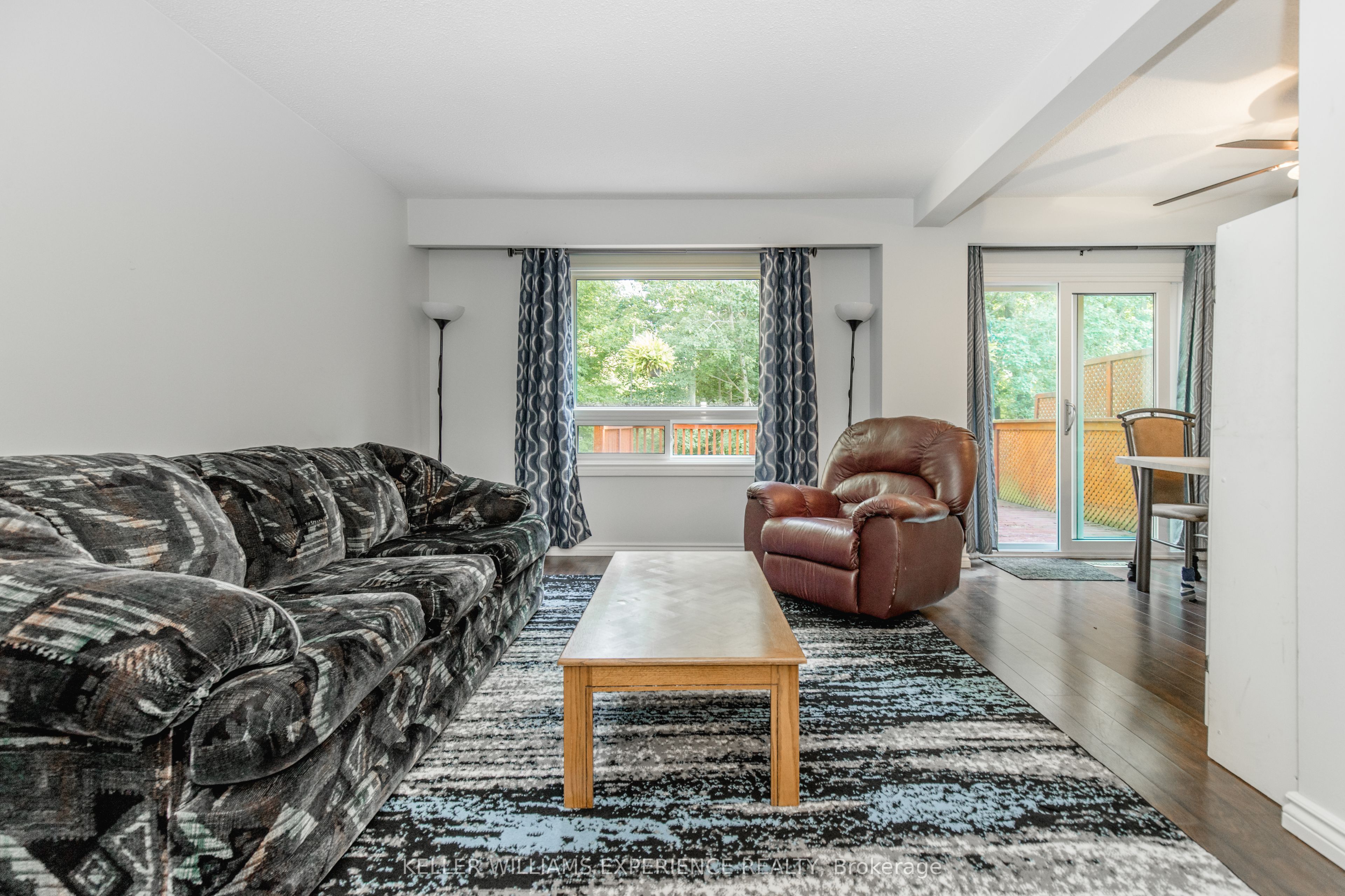 49 Burns Circle, Barrie, ON L4N 5J8 photo 4