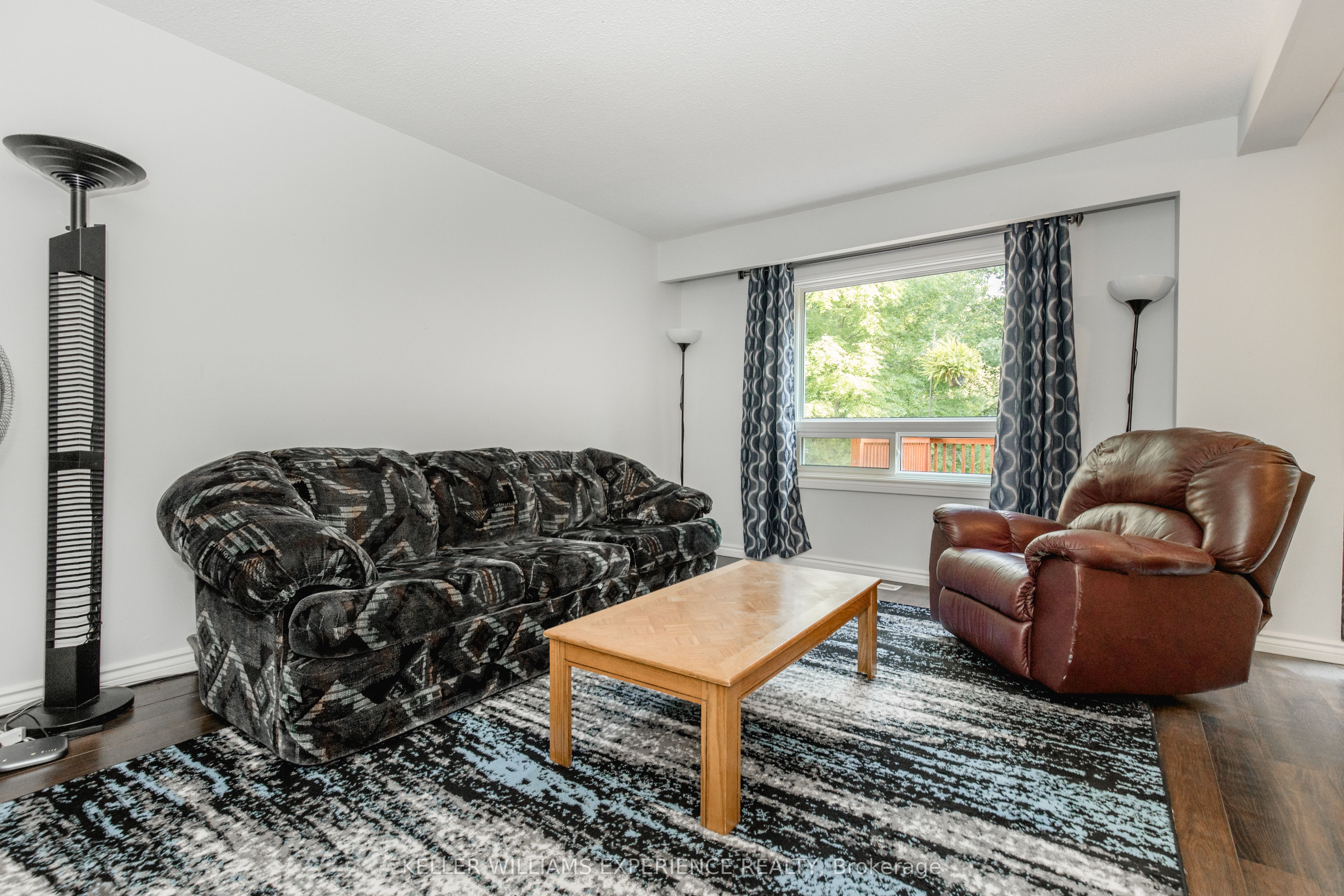 49 Burns Circle, Barrie, ON L4N 5J8 photo 5