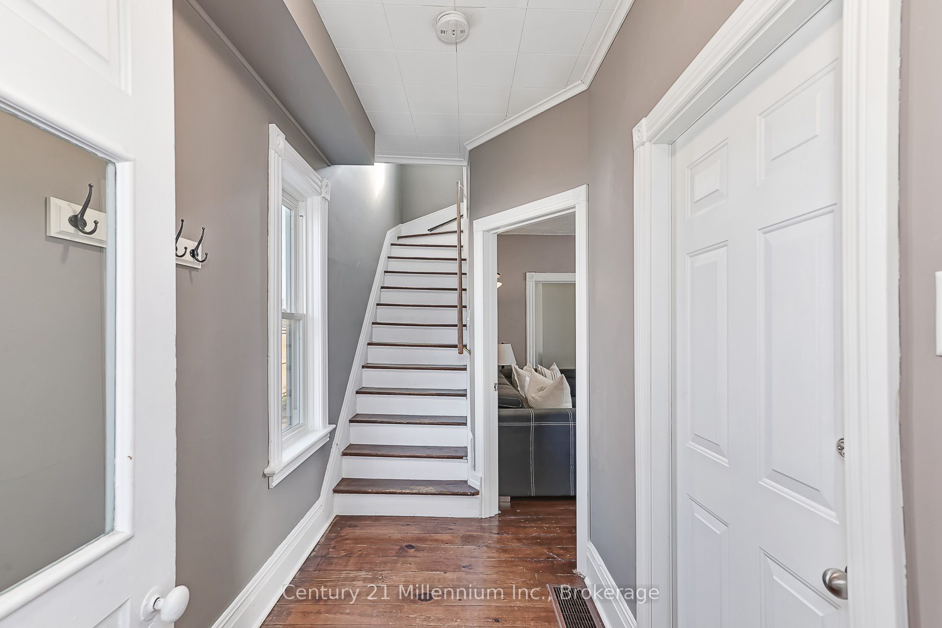 117 Elm Street, Collingwood, ON L9Y 3J3 photo 2