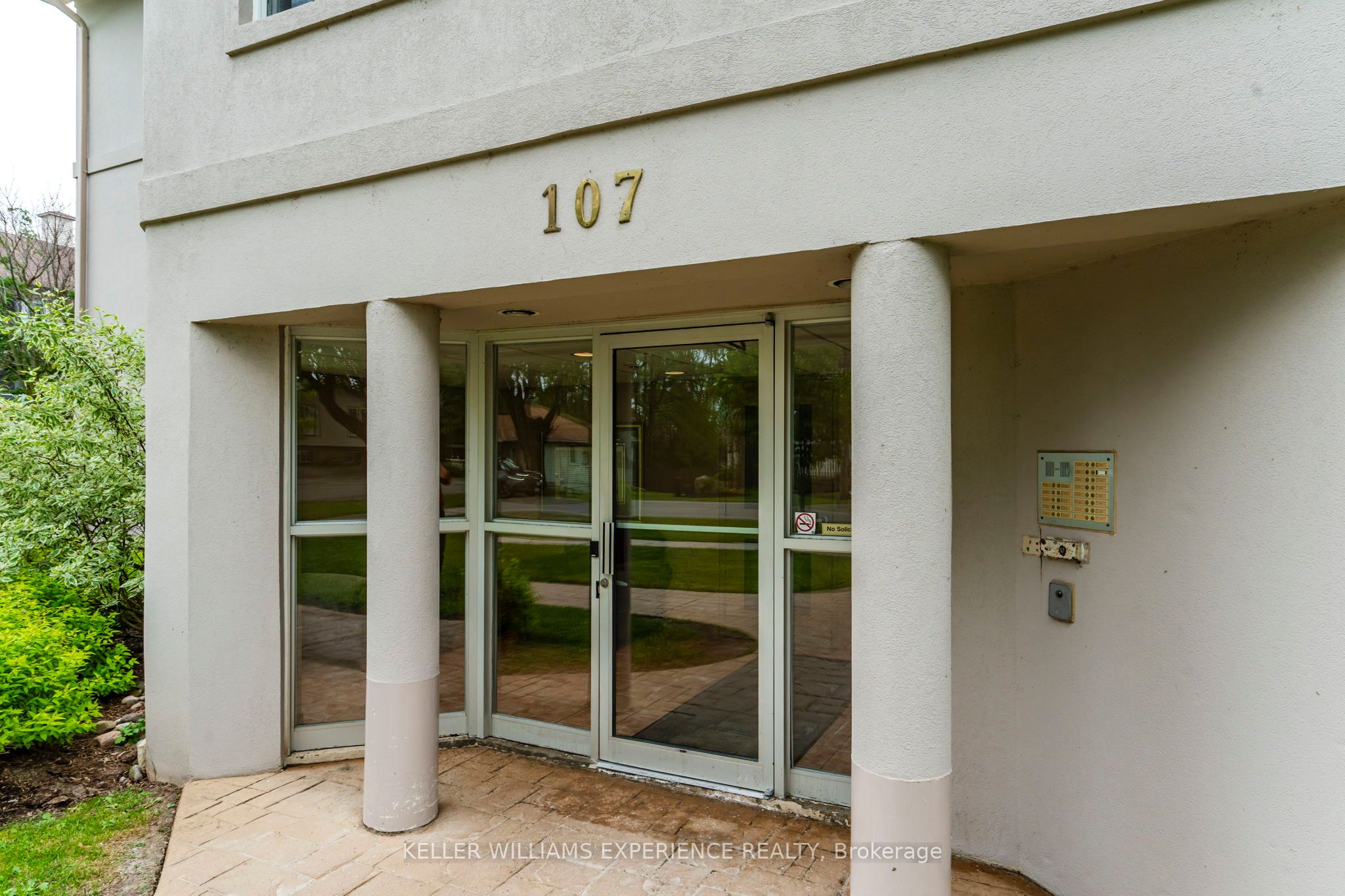 107 Bond Street 208, Orillia, ON L3V 1J7 photo 2