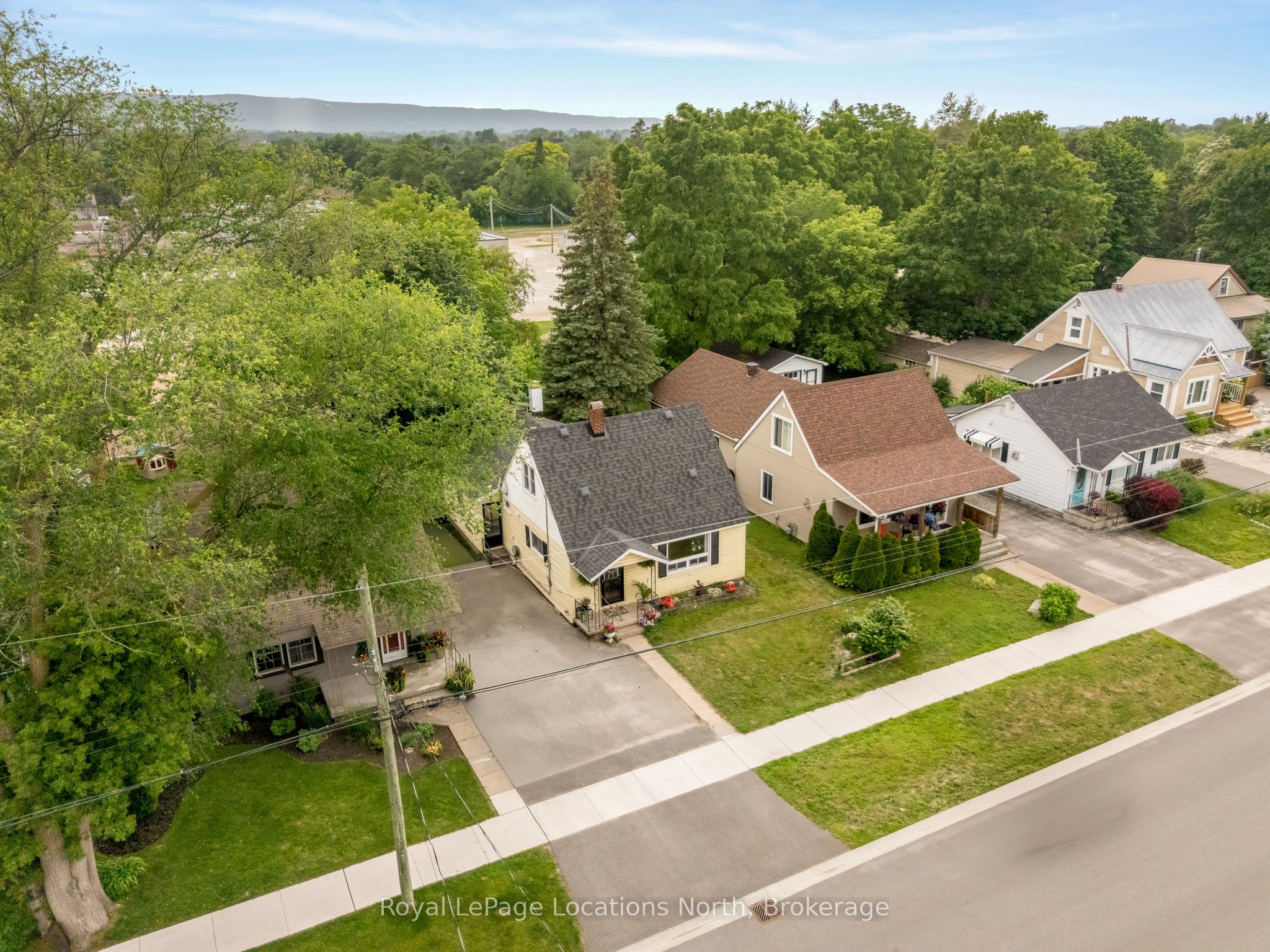 520 Maple Street, Collingwood, ON L9Y 2S5 photo 3