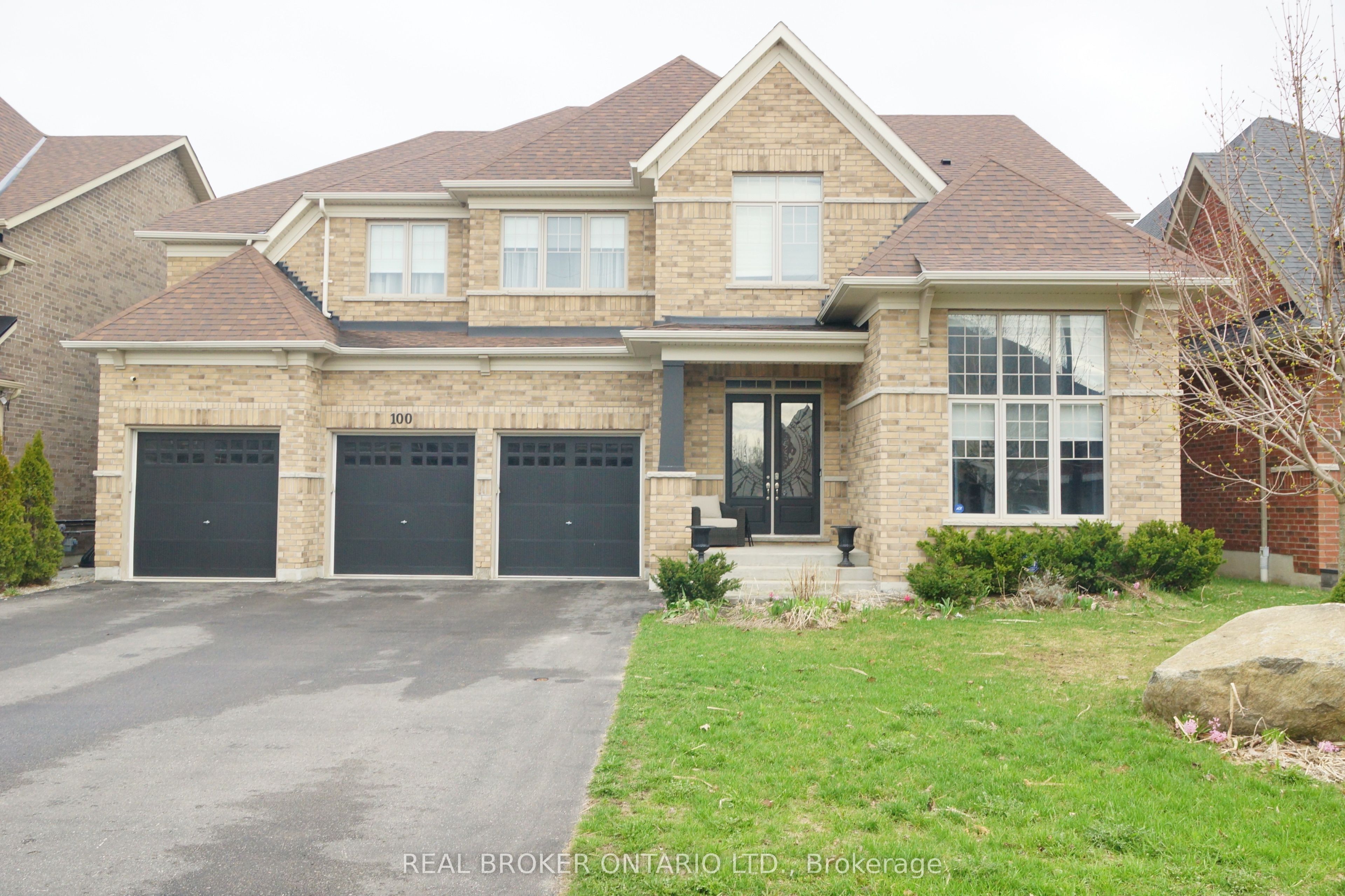 100 Trail Boulevard, Springwater, ON L9X 0S7 photo 2