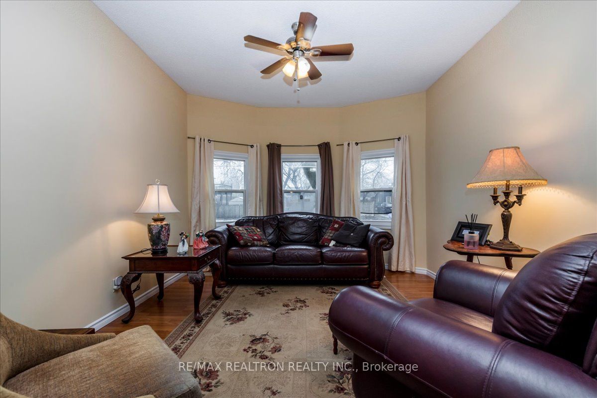 86 John Street, Barrie, ON L4N 2K5 photo 3