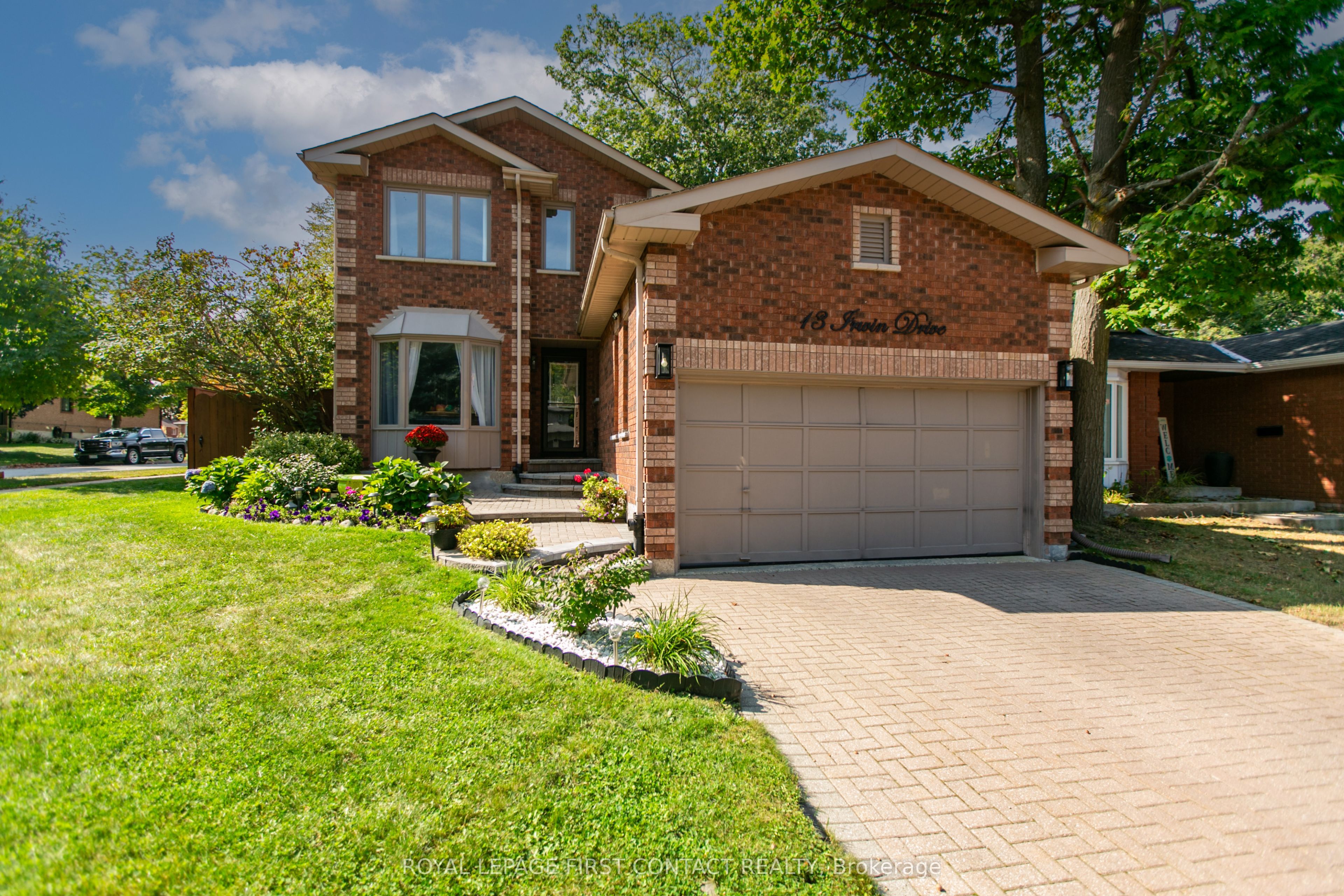 13 Irwin Drive, Barrie, ON L4N 7A6 photo 2