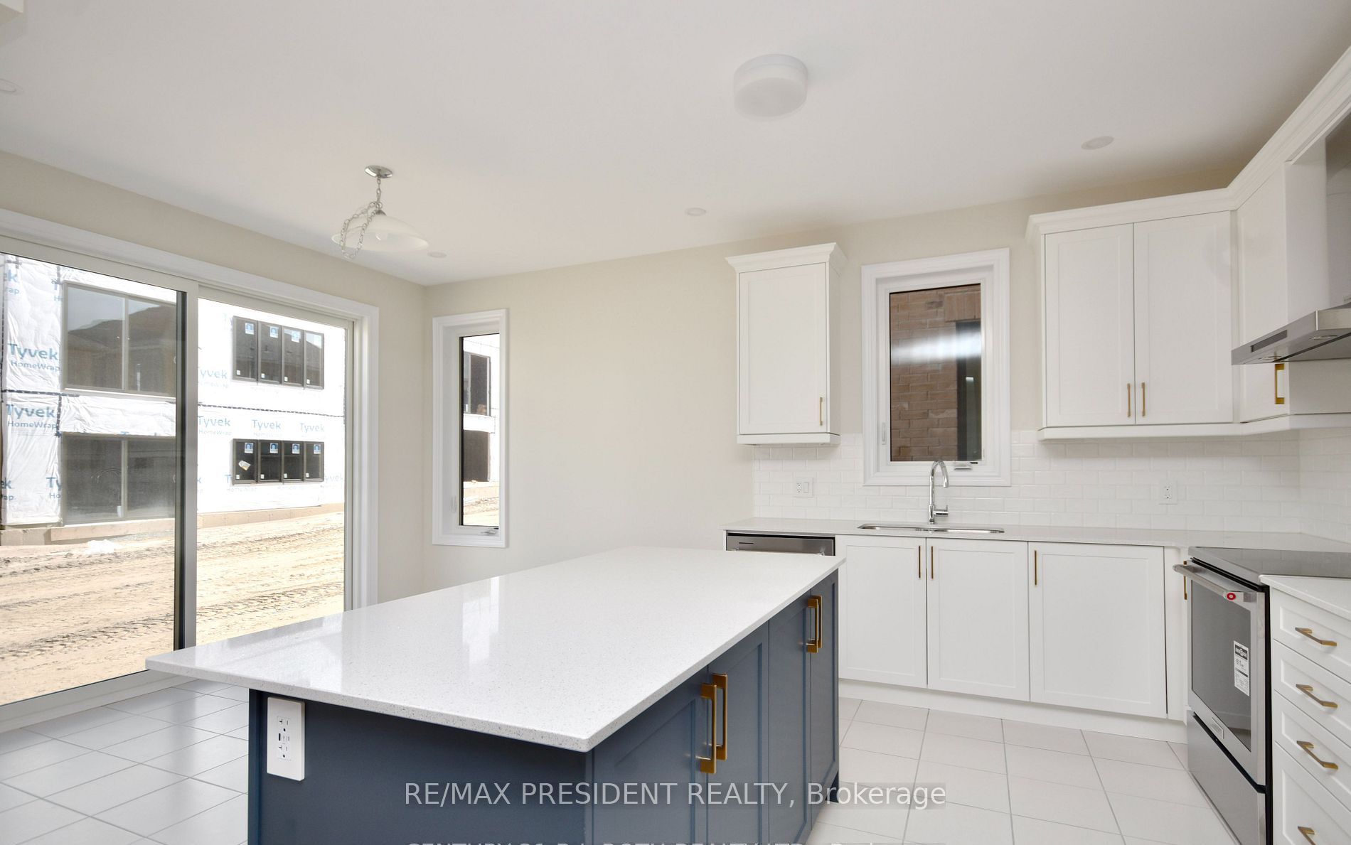 85 Bearberry Road, Springwater, ON L0L 1Y3 photo 2