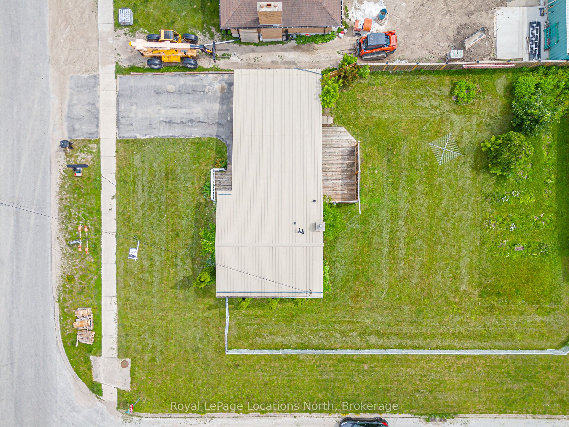 594 Oak Street, Collingwood, ON L9Y 2Z1 photo 2