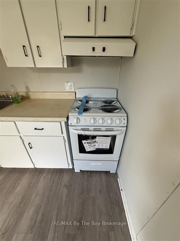 353 Ontario Street, Collingwood, ON L9Y 1N5 photo 2