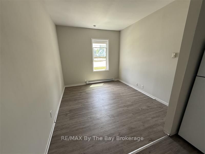 353 Ontario Street, Collingwood, ON L9Y 1N5 photo 3