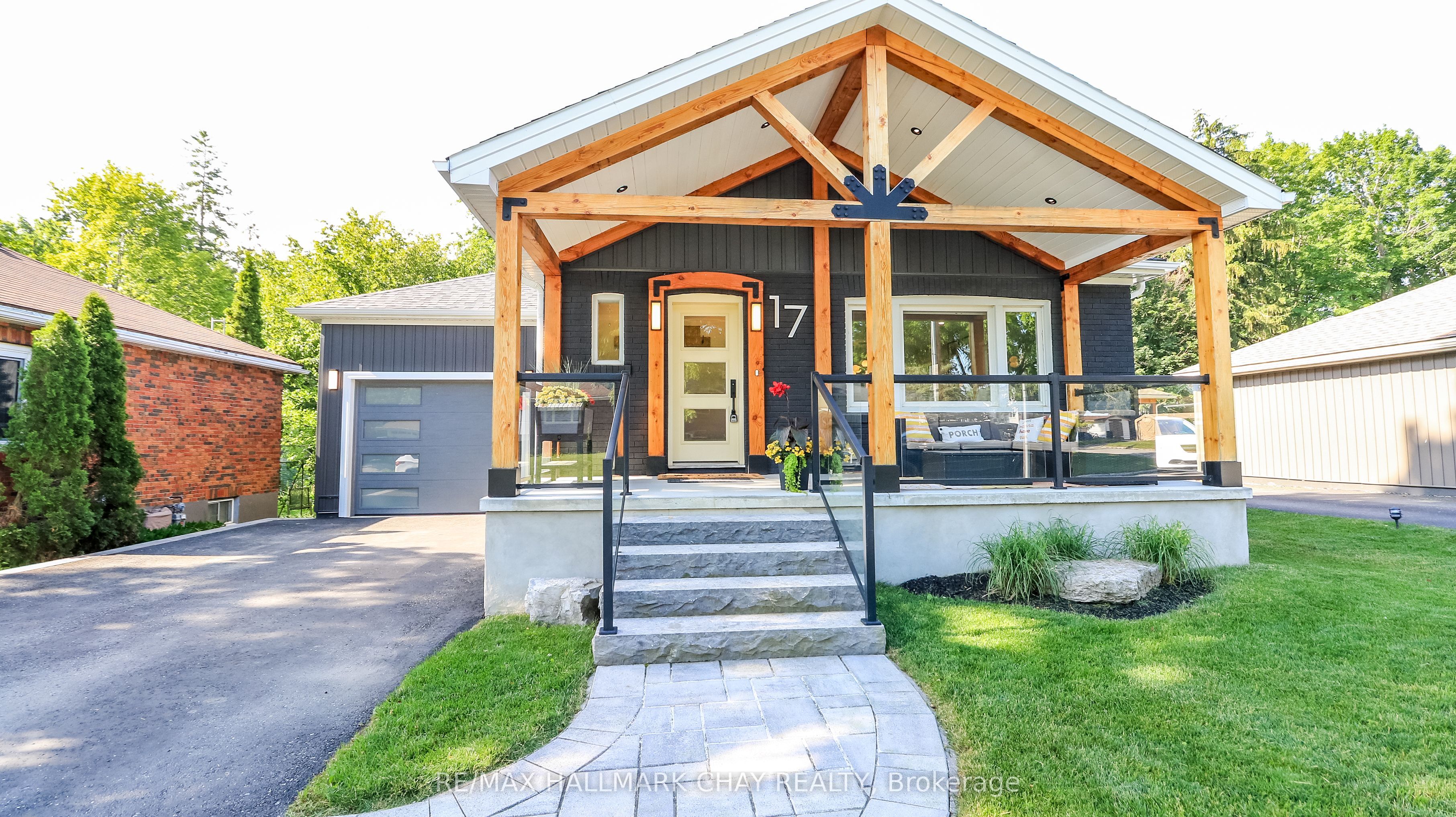 17 Bowman Avenue, Barrie, ON L4M 1V1