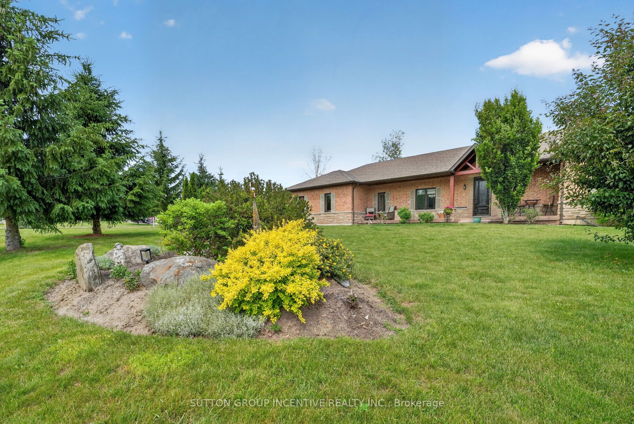 1 GALRICH Court, Oro-Medonte, ON L3V 0R5 photo 2