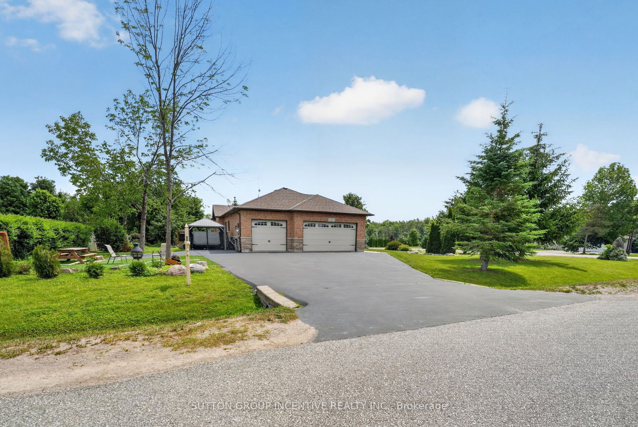 1 GALRICH Court, Oro-Medonte, ON L3V 0R5 photo 4