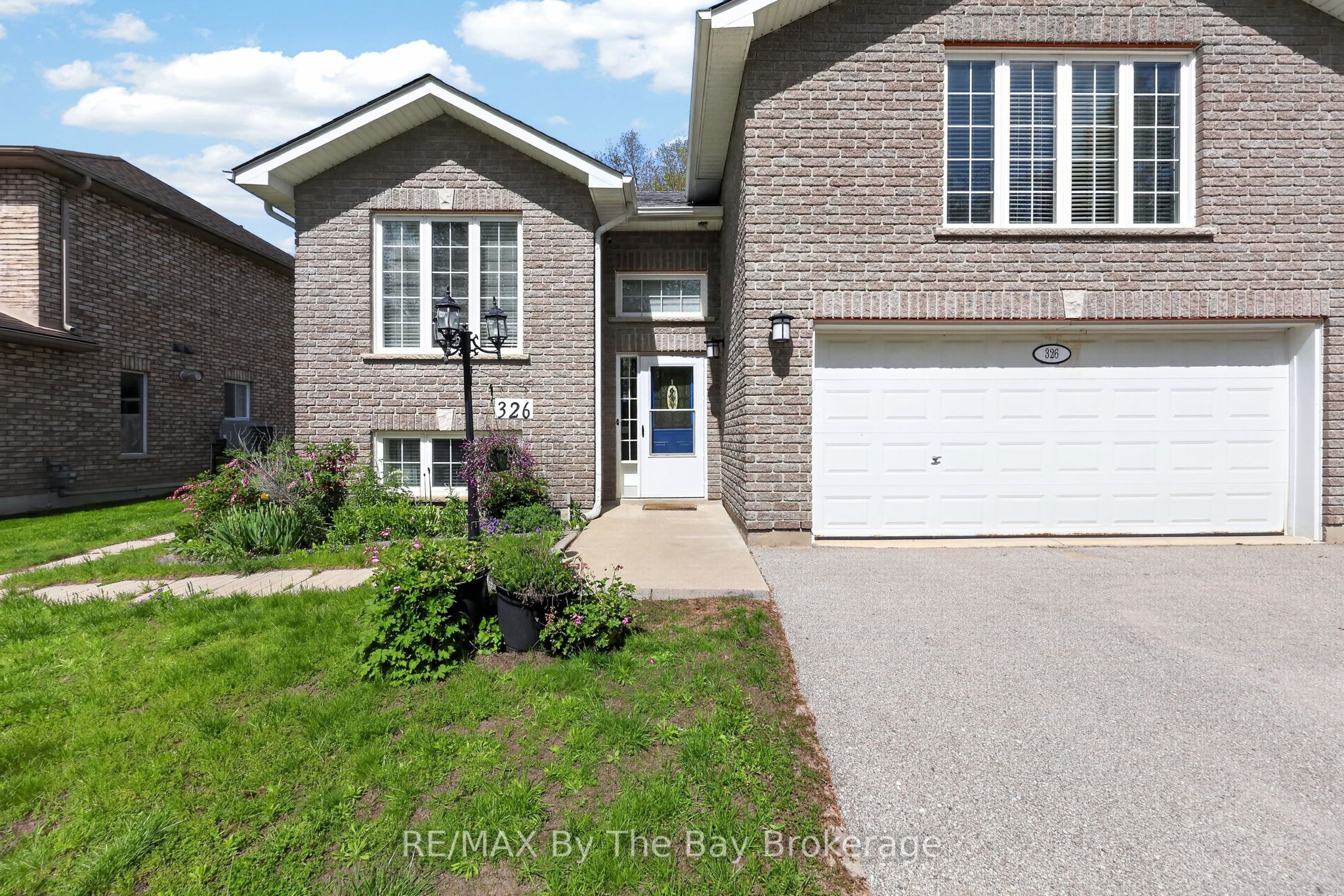 326 Golf Course Road, Wasaga Beach, ON L9Z 1S5 photo 2