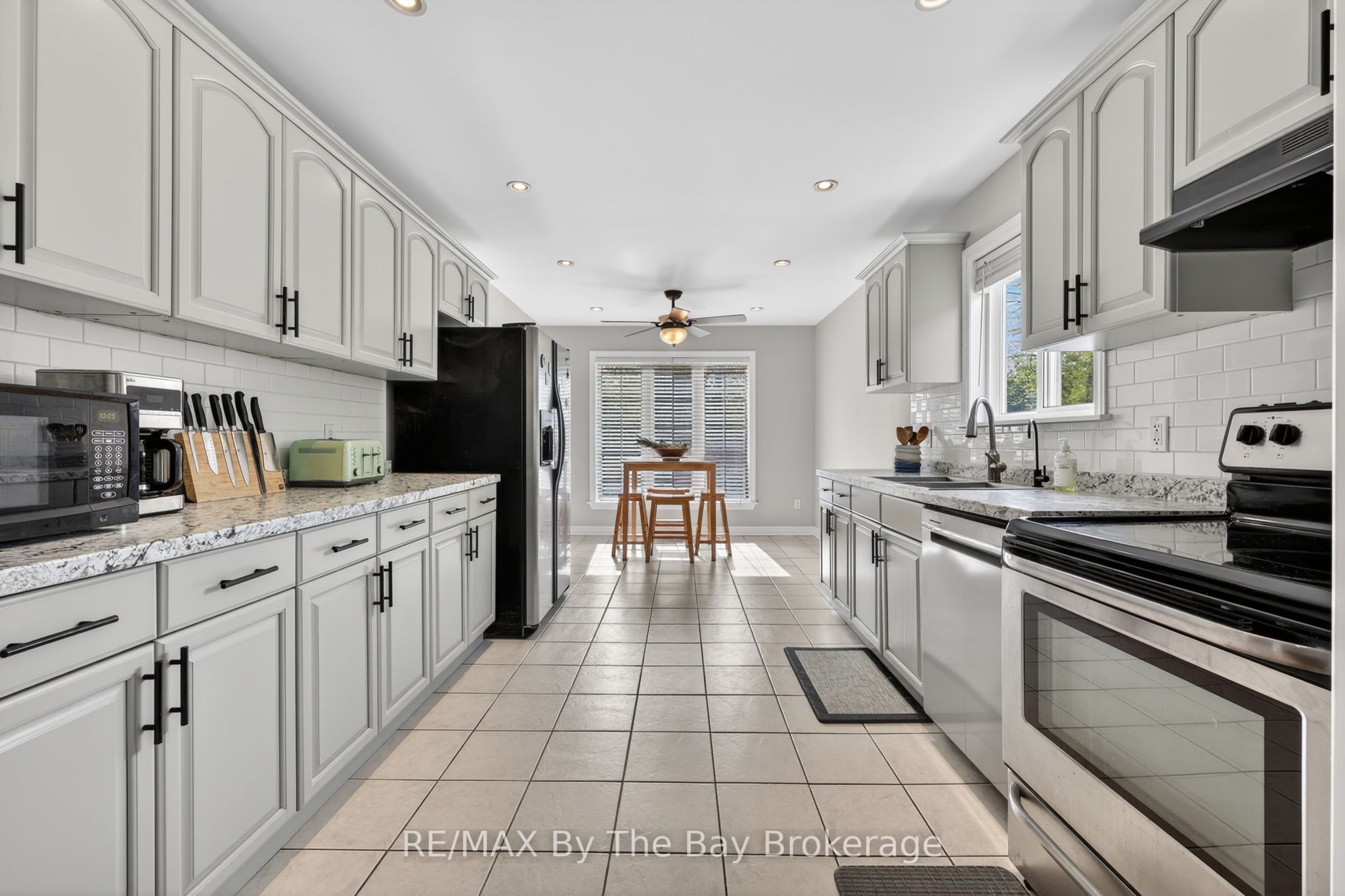 326 Golf Course Road, Wasaga Beach, ON L9Z 1S5 photo 4
