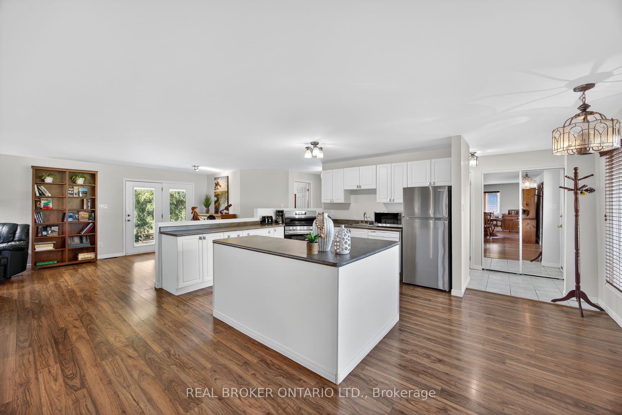 2174 Atkinson Road, Springwater, ON L0L 2K0 photo 3