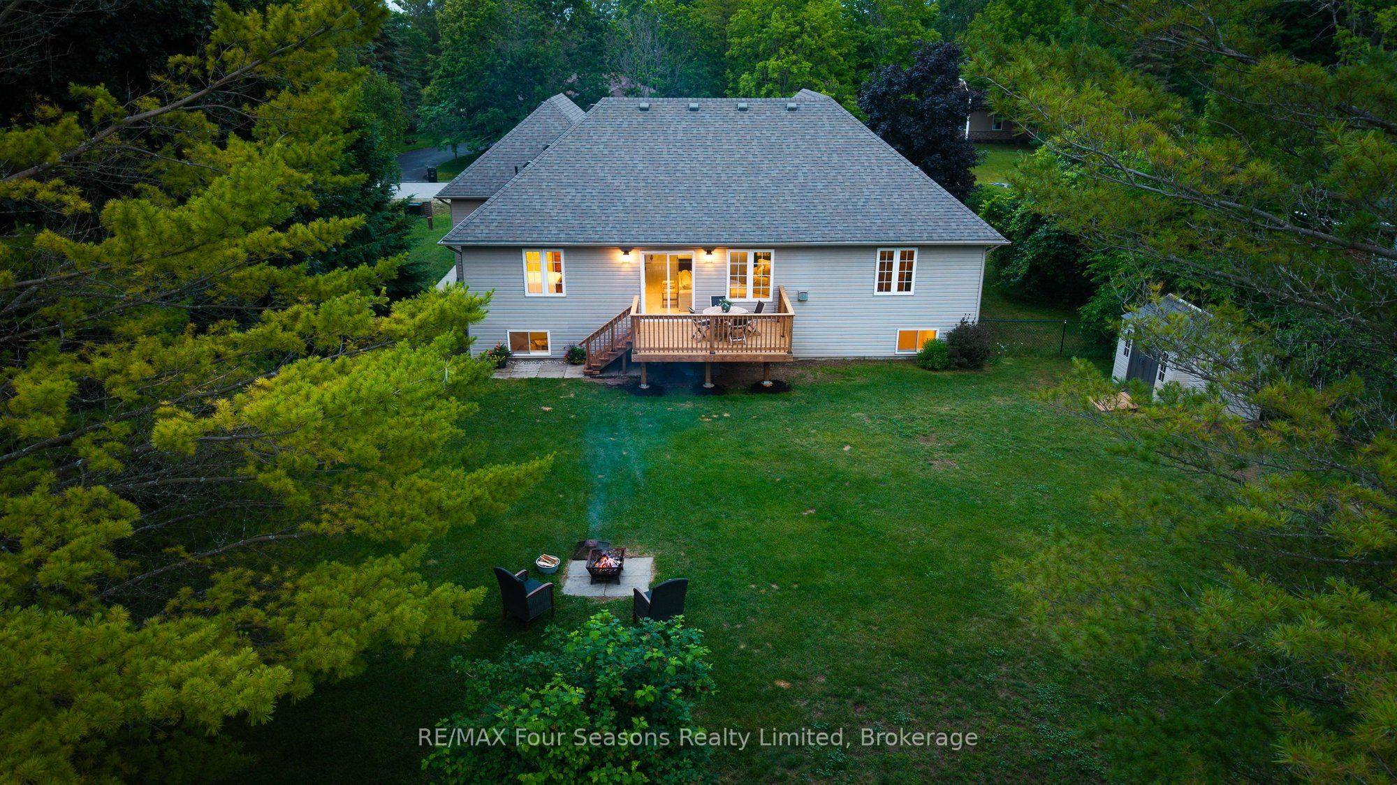 25 Kelley Crescent, Wasaga Beach, ON L9Z 1J3 photo 2