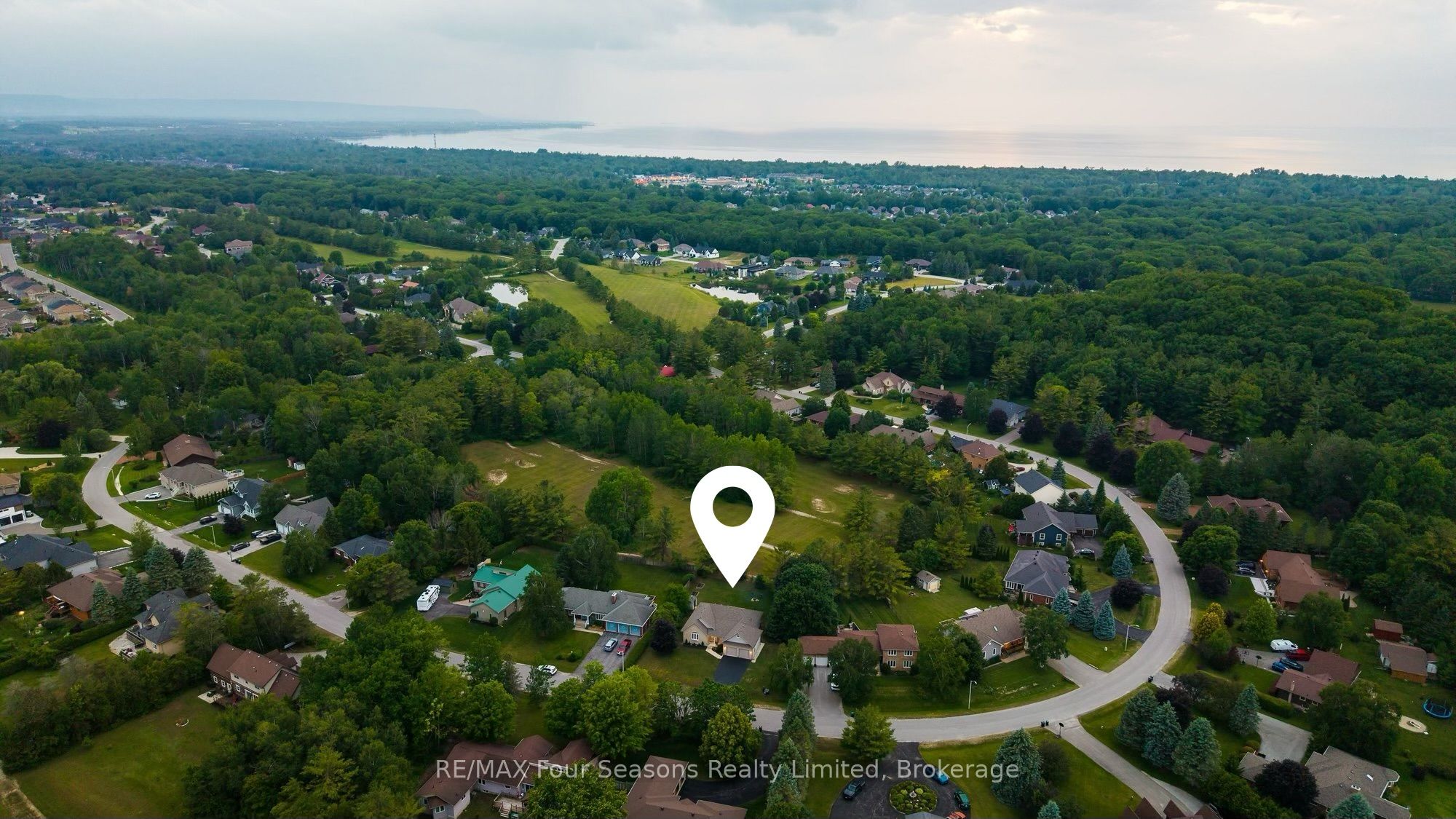 25 Kelley Crescent, Wasaga Beach, ON L9Z 1J3 photo 3