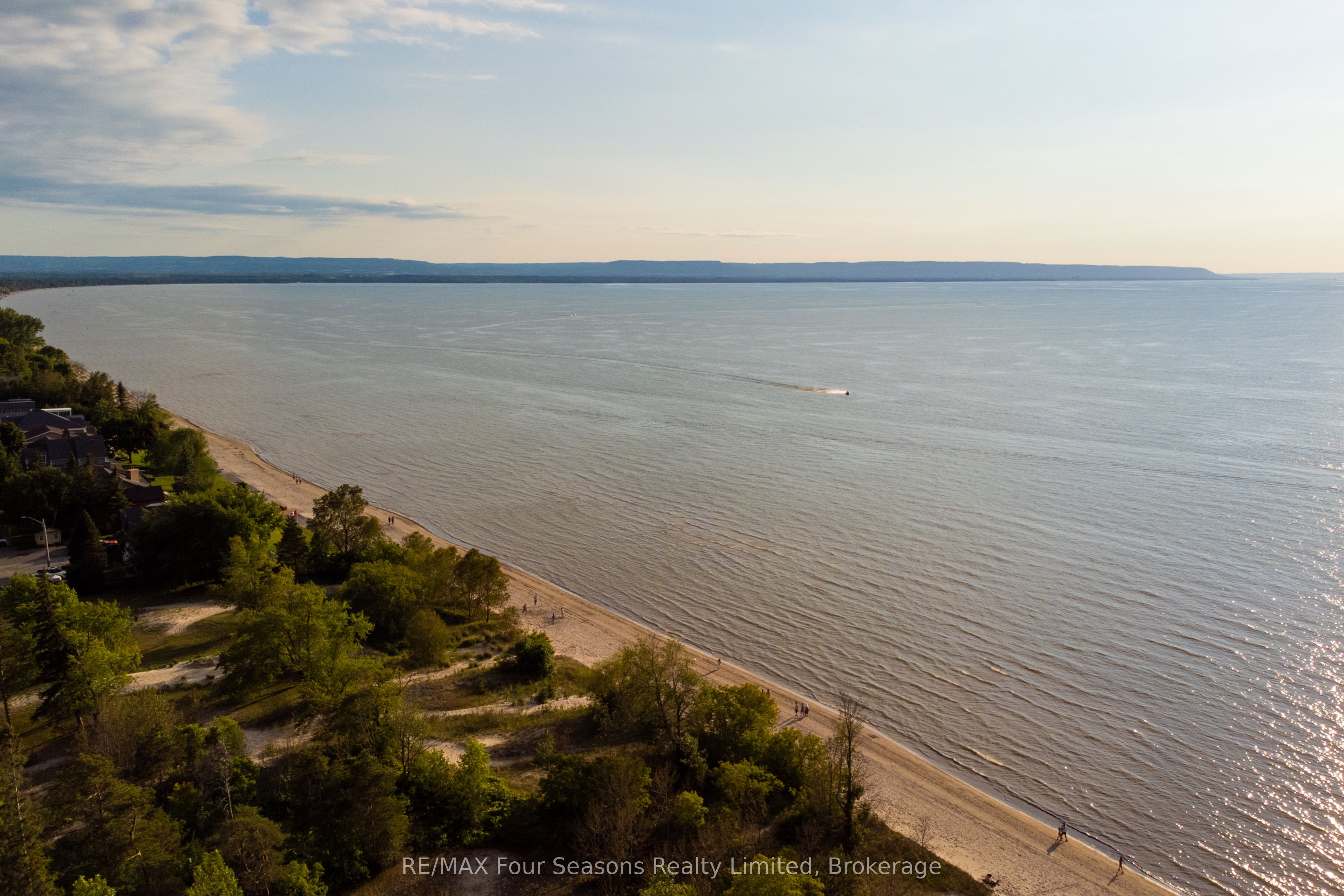 25 Kelley Crescent, Wasaga Beach, ON L9Z 1J3 photo 4
