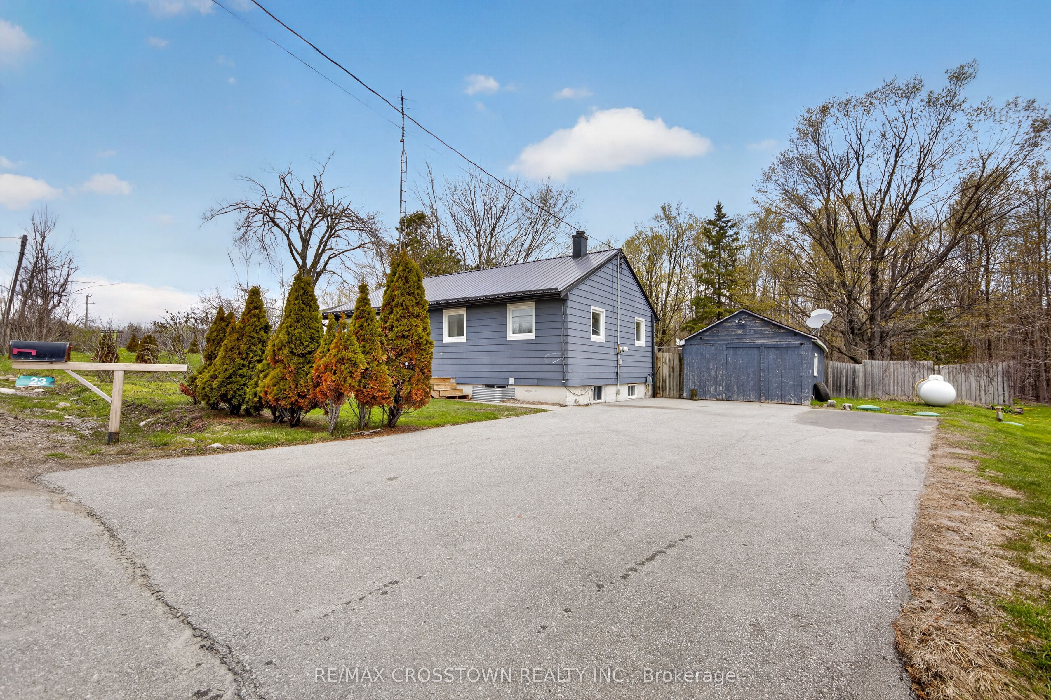 23 LINE 14 S, Oro-Medonte, ON L3V 8J3 photo 5