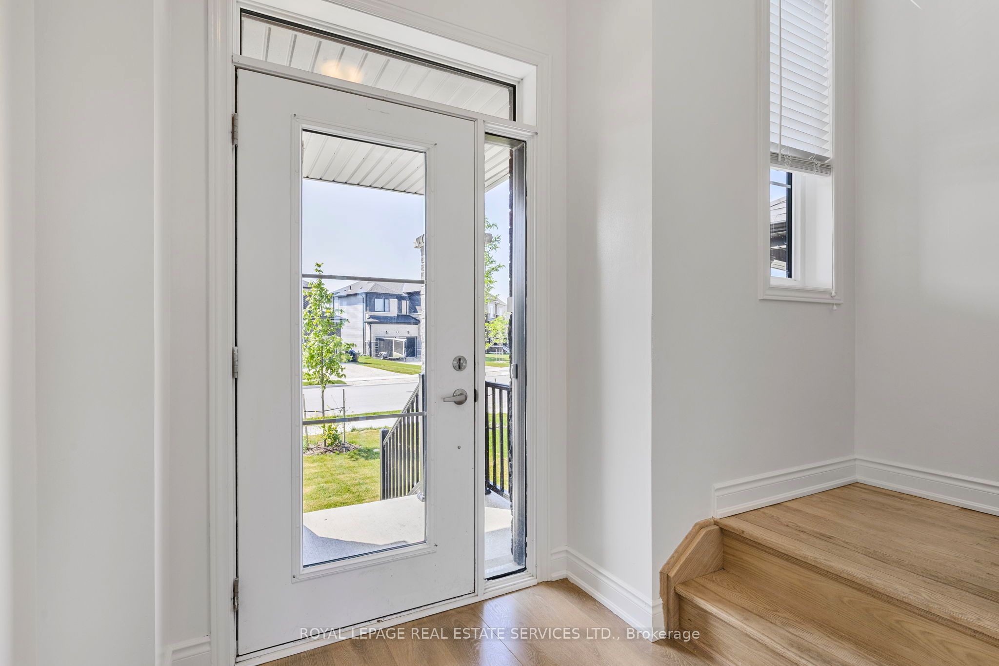 28 Union Boulevard, Wasaga Beach, ON L9Z 0M5 photo 3