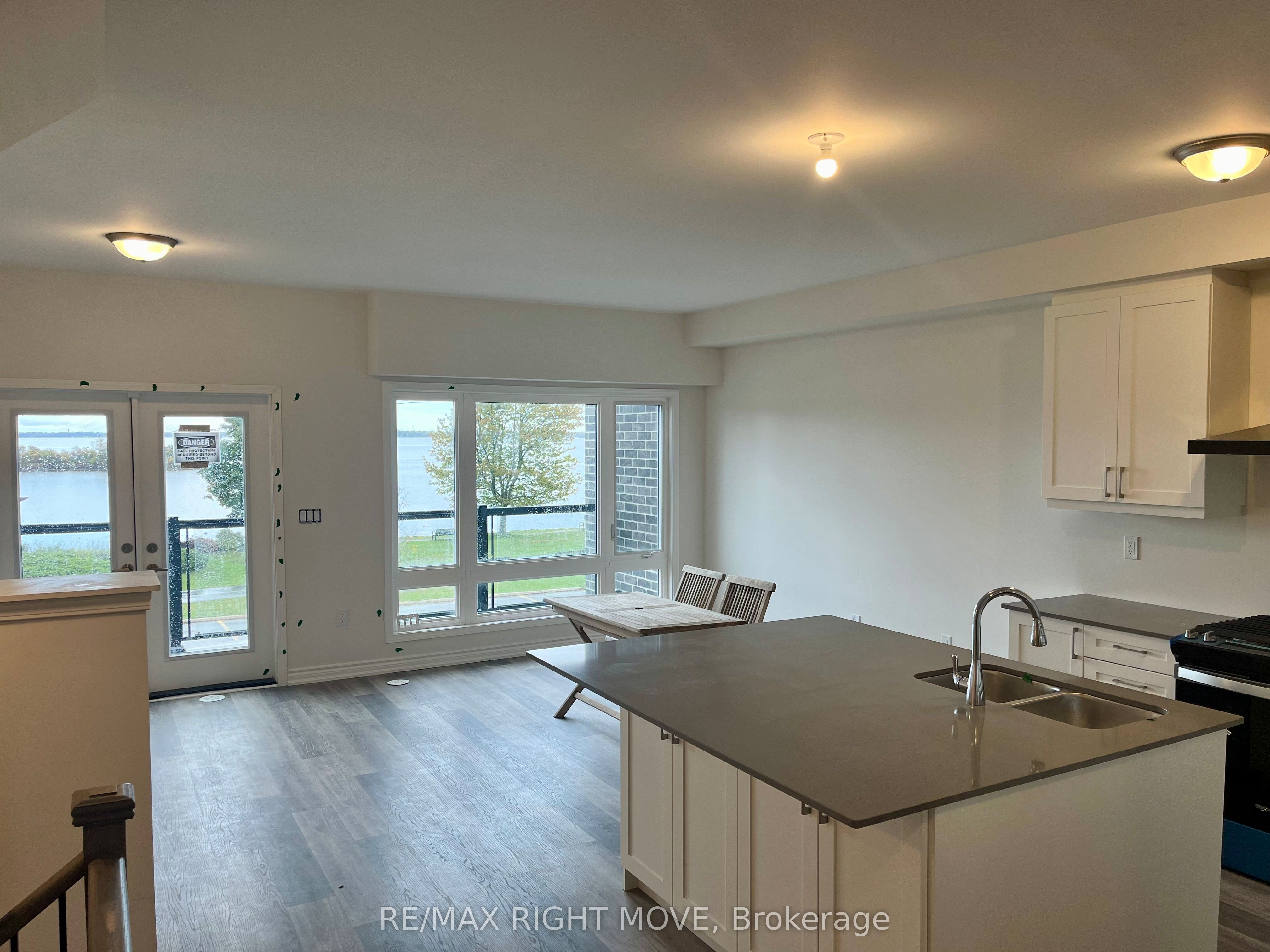 18 Wyn Wood Lane, Orillia, ON L3V 8P6