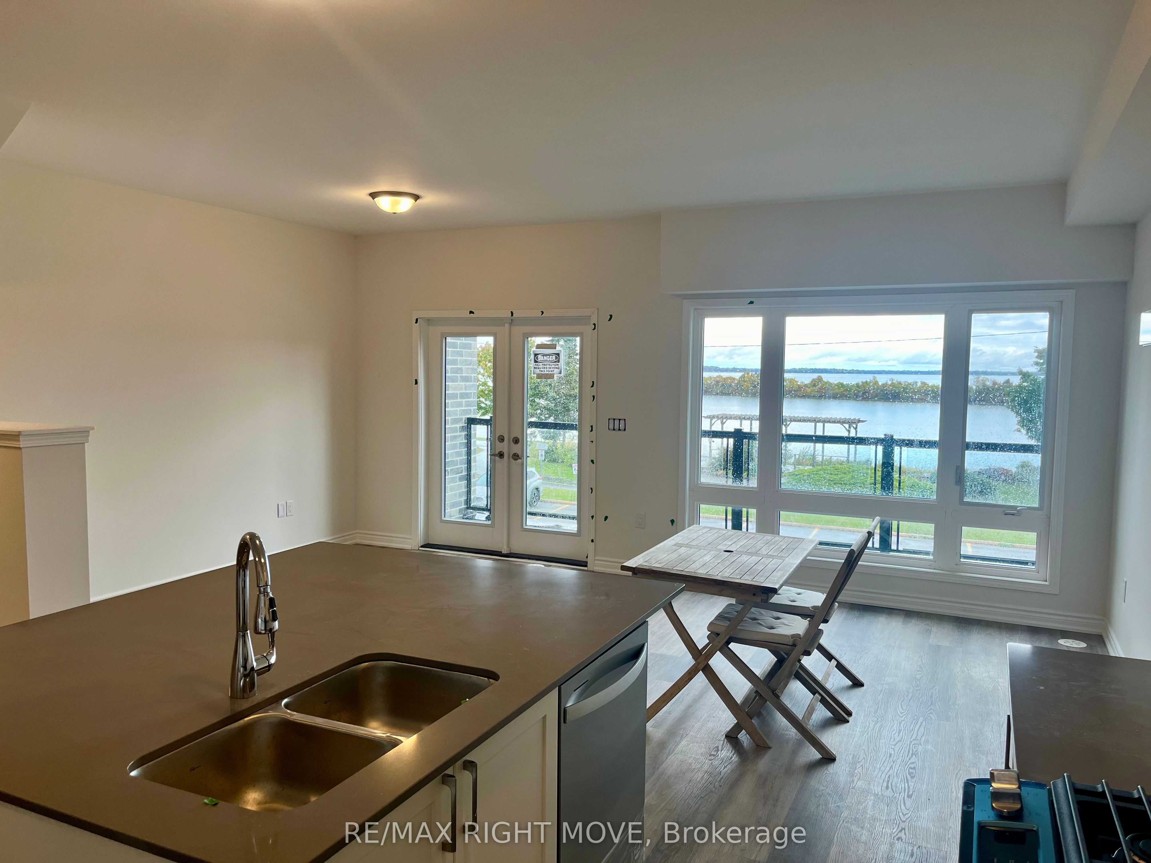 18 Wyn Wood Lane, Orillia, ON L3V 8P6 photo 4