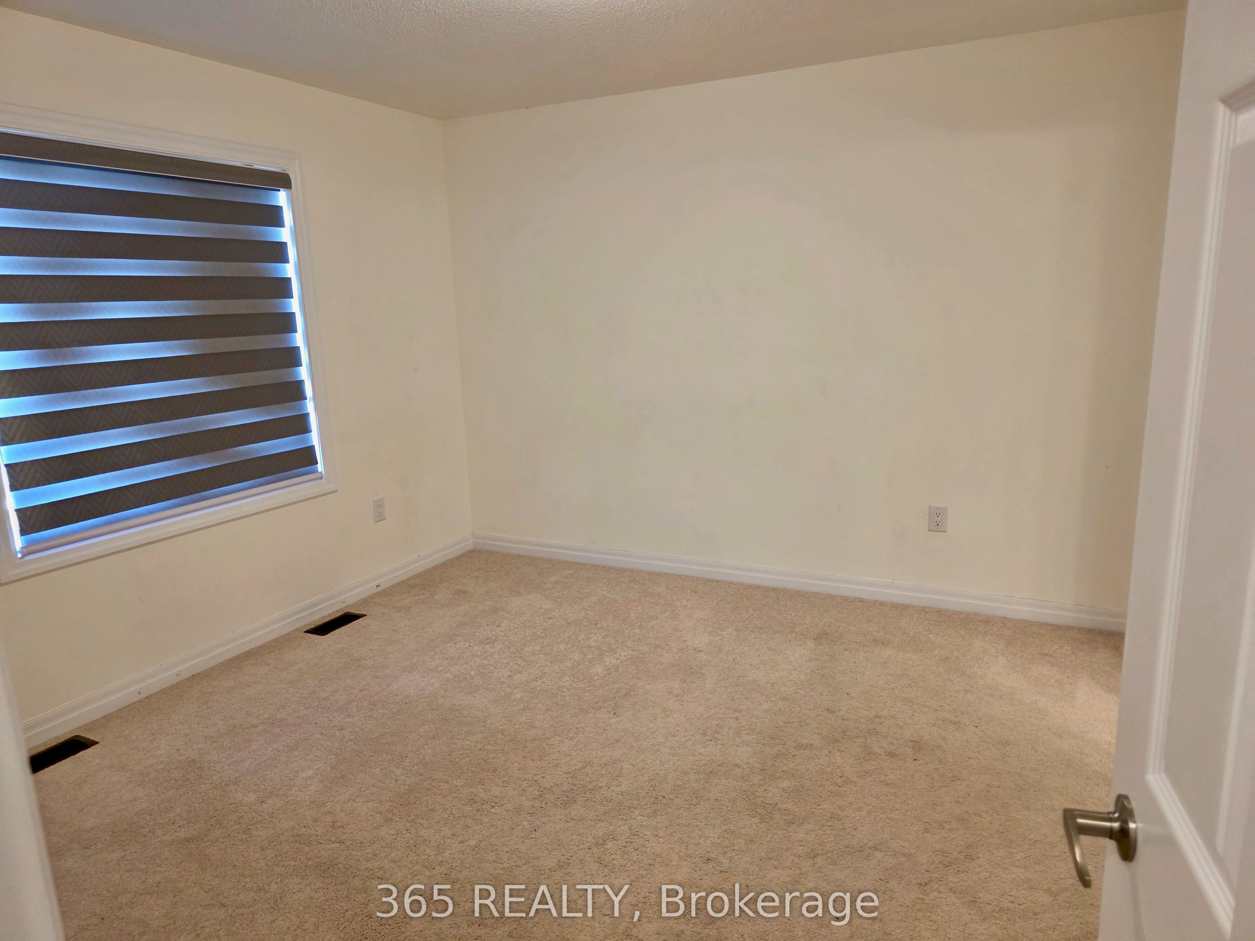 223 Warden Street, Clearview, ON L0M 1S0 photo 3