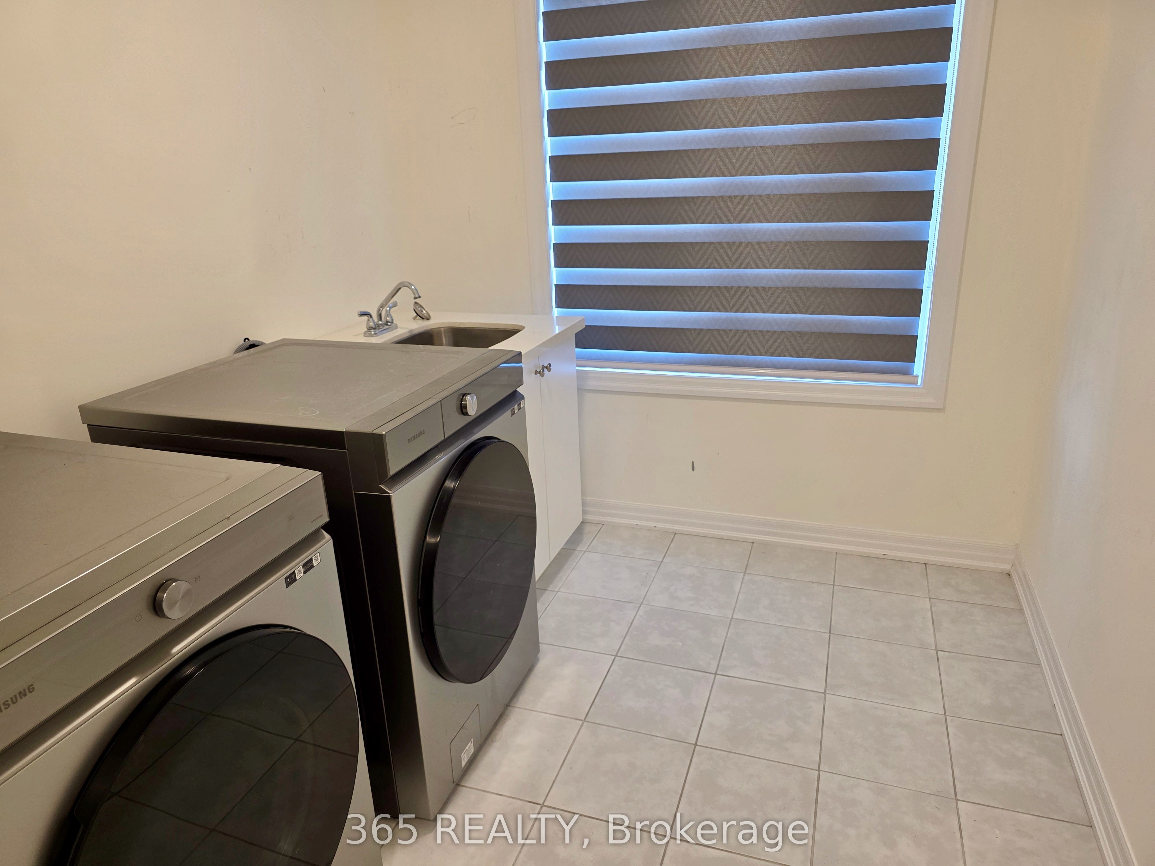 223 Warden Street, Clearview, ON L0M 1S0 photo 4