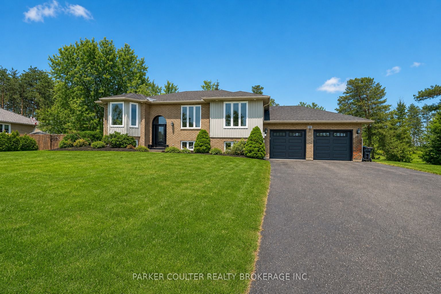24 Parr Boulevard, Springwater, ON L0M 1T0 photo 2
