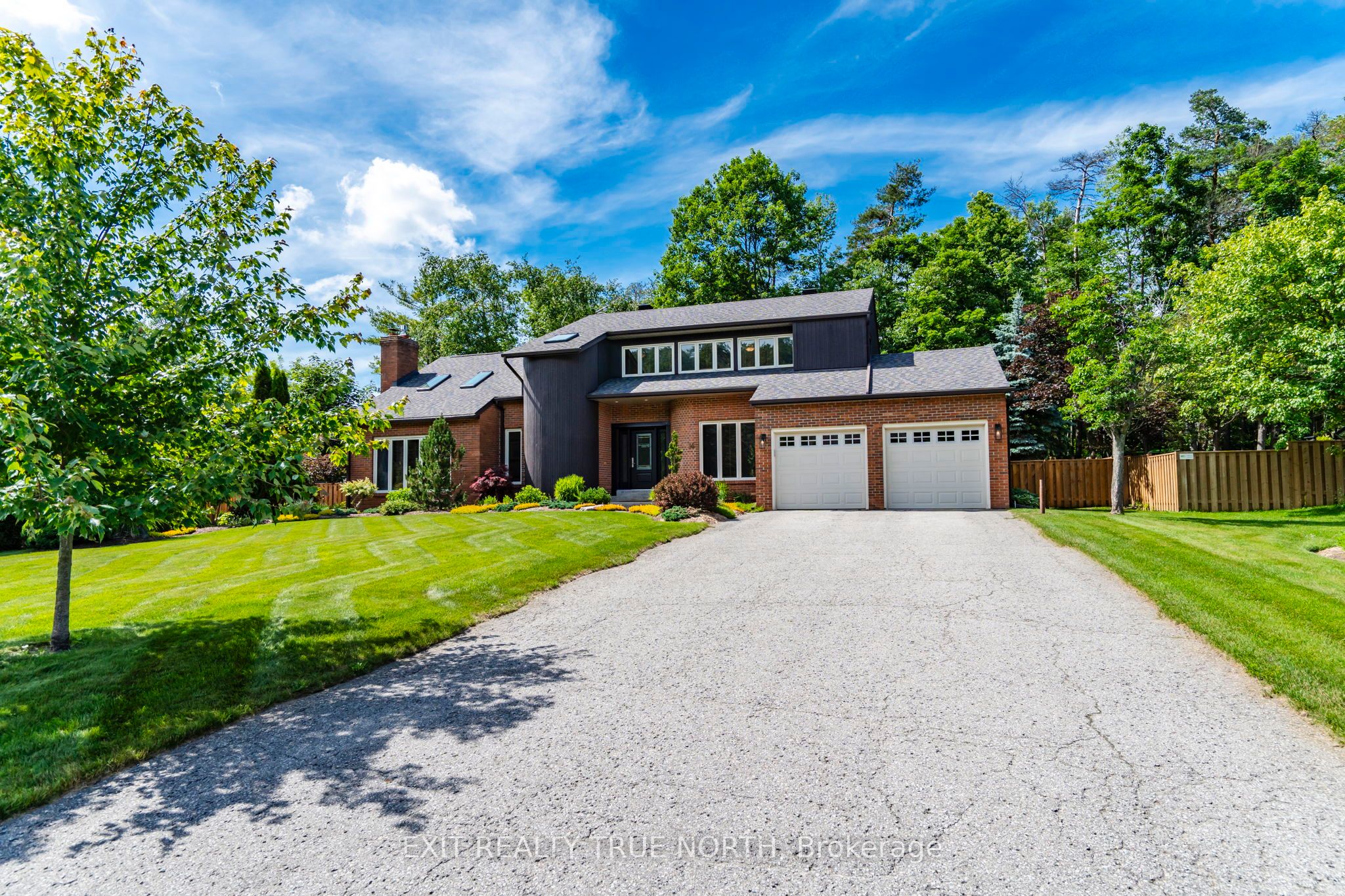14 Rosewood Avenue, Springwater, ON L9X 0P5 photo 2