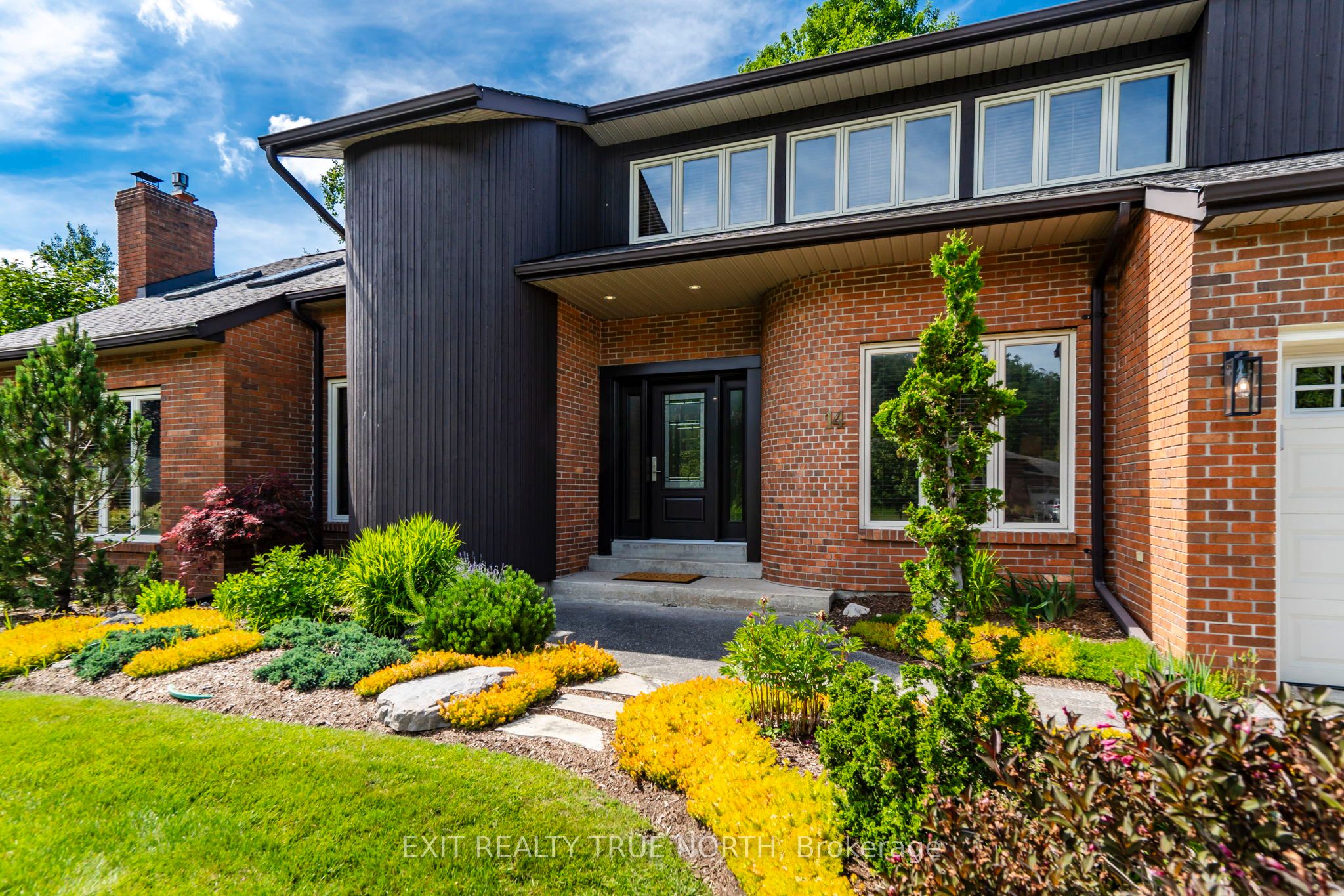 14 Rosewood Avenue, Springwater, ON L9X 0P5 photo 4