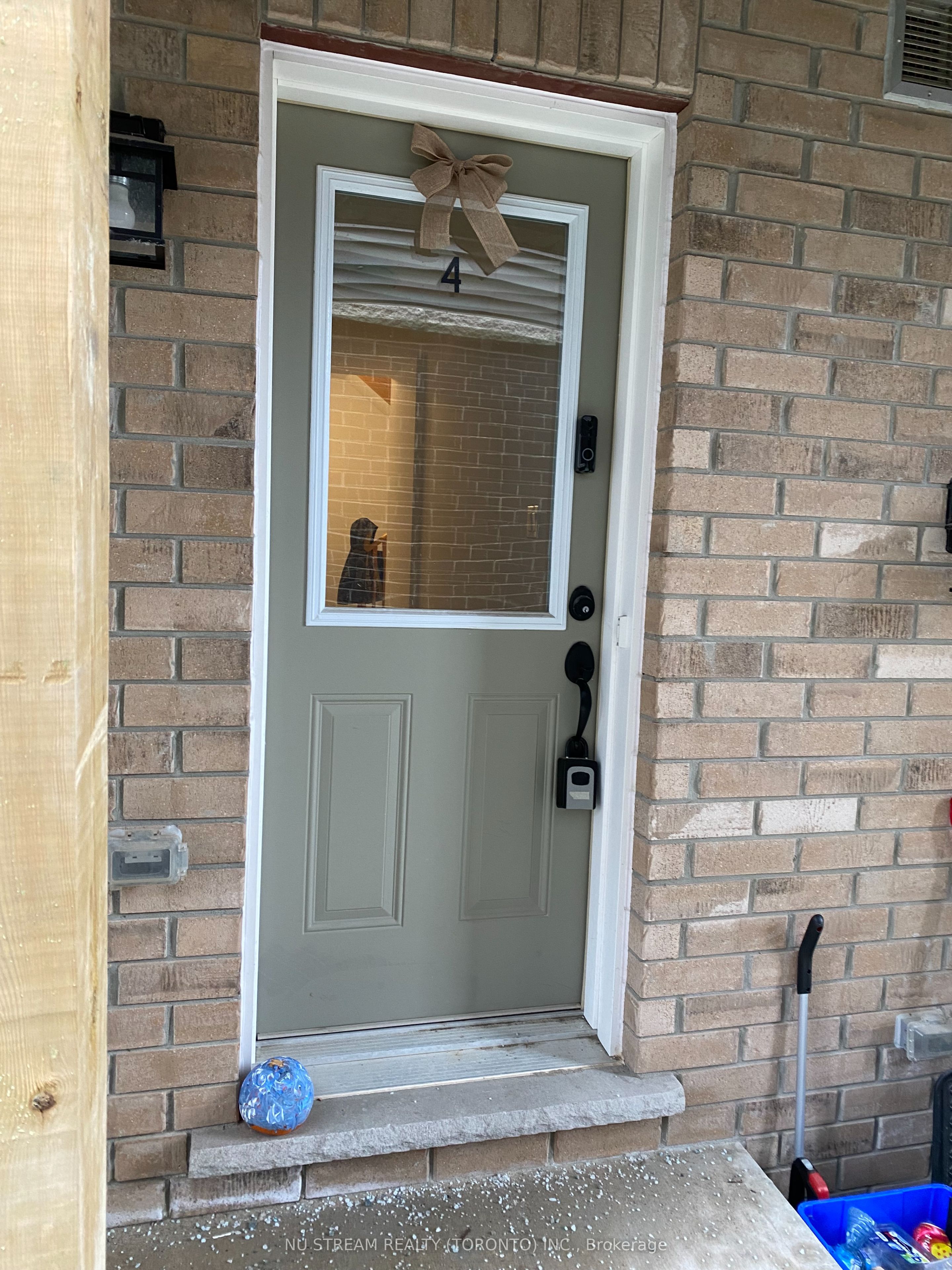 9 Hay Lane 4, Barrie, ON L9J 0T5 photo 2