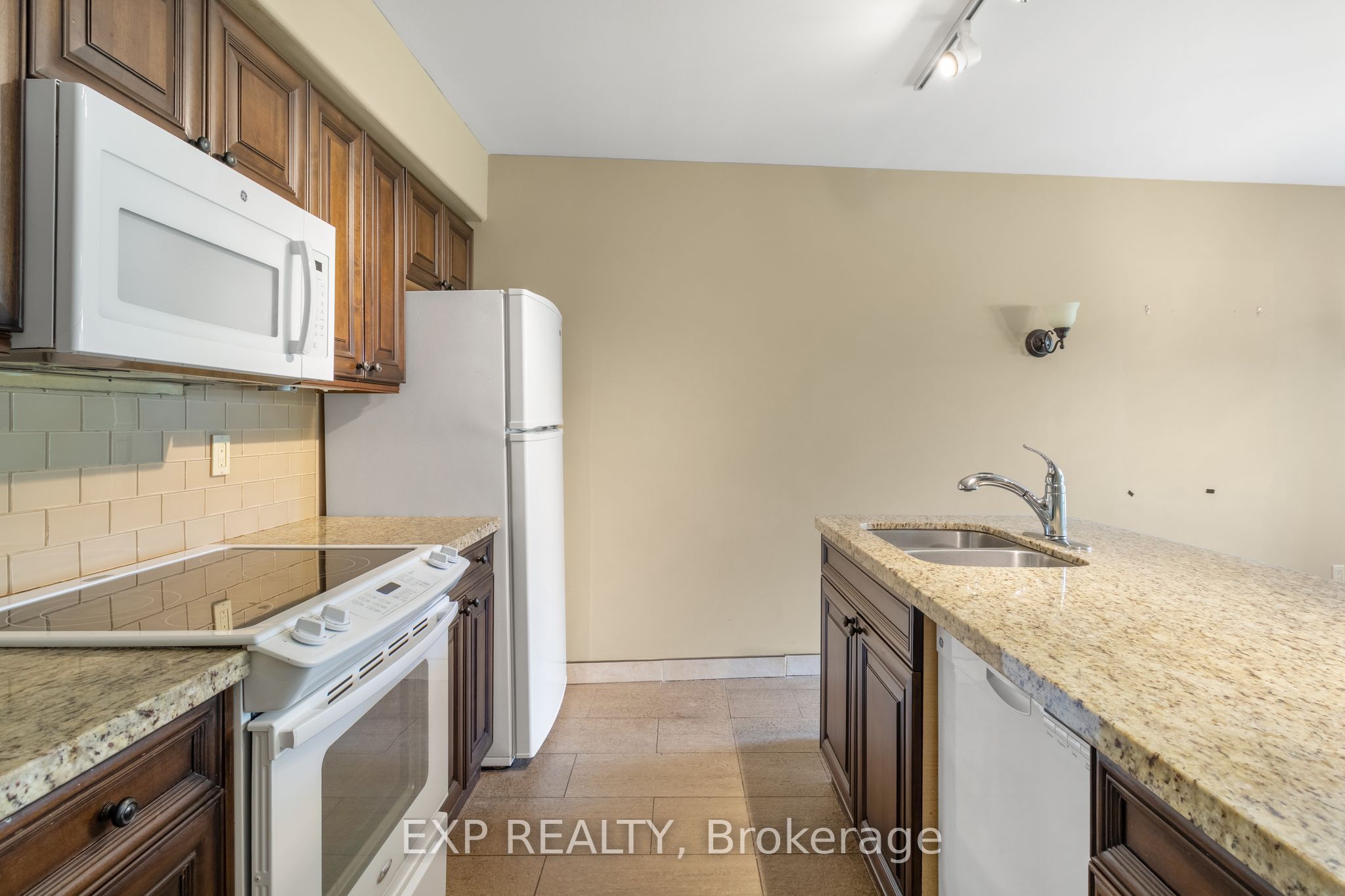 90 Highland Drive 2010/2011, Oro-Medonte, ON L0L 2L0 photo 5