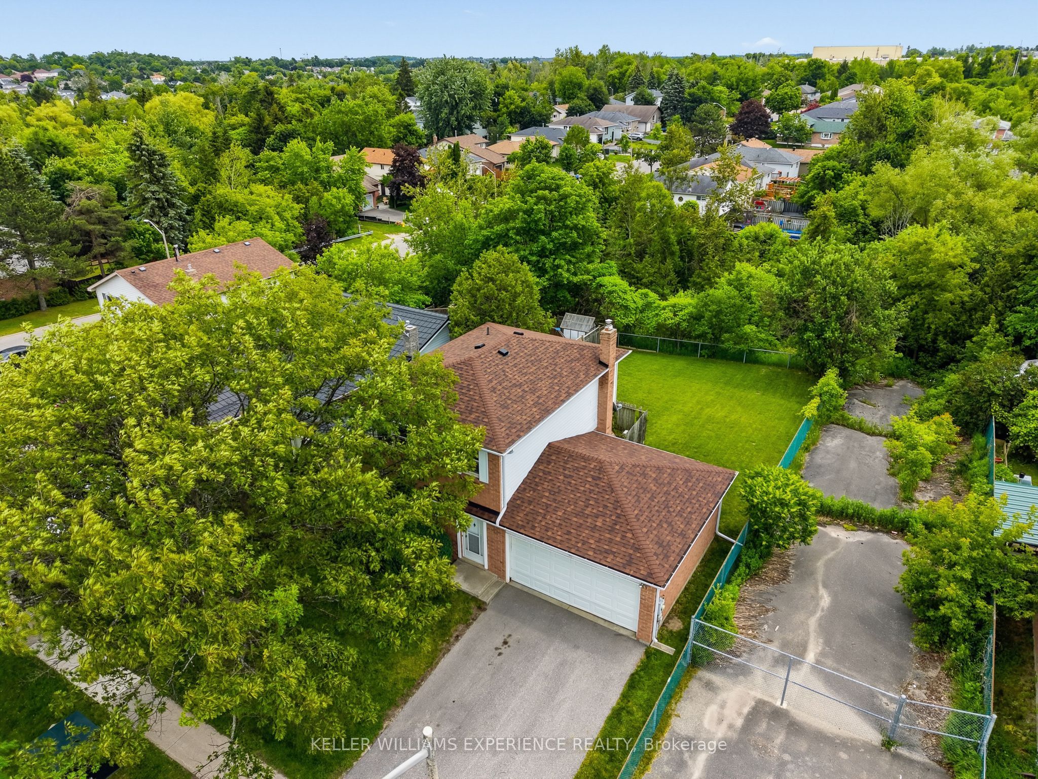 233 Little Avenue, Barrie, ON L4N 6L3 photo 2