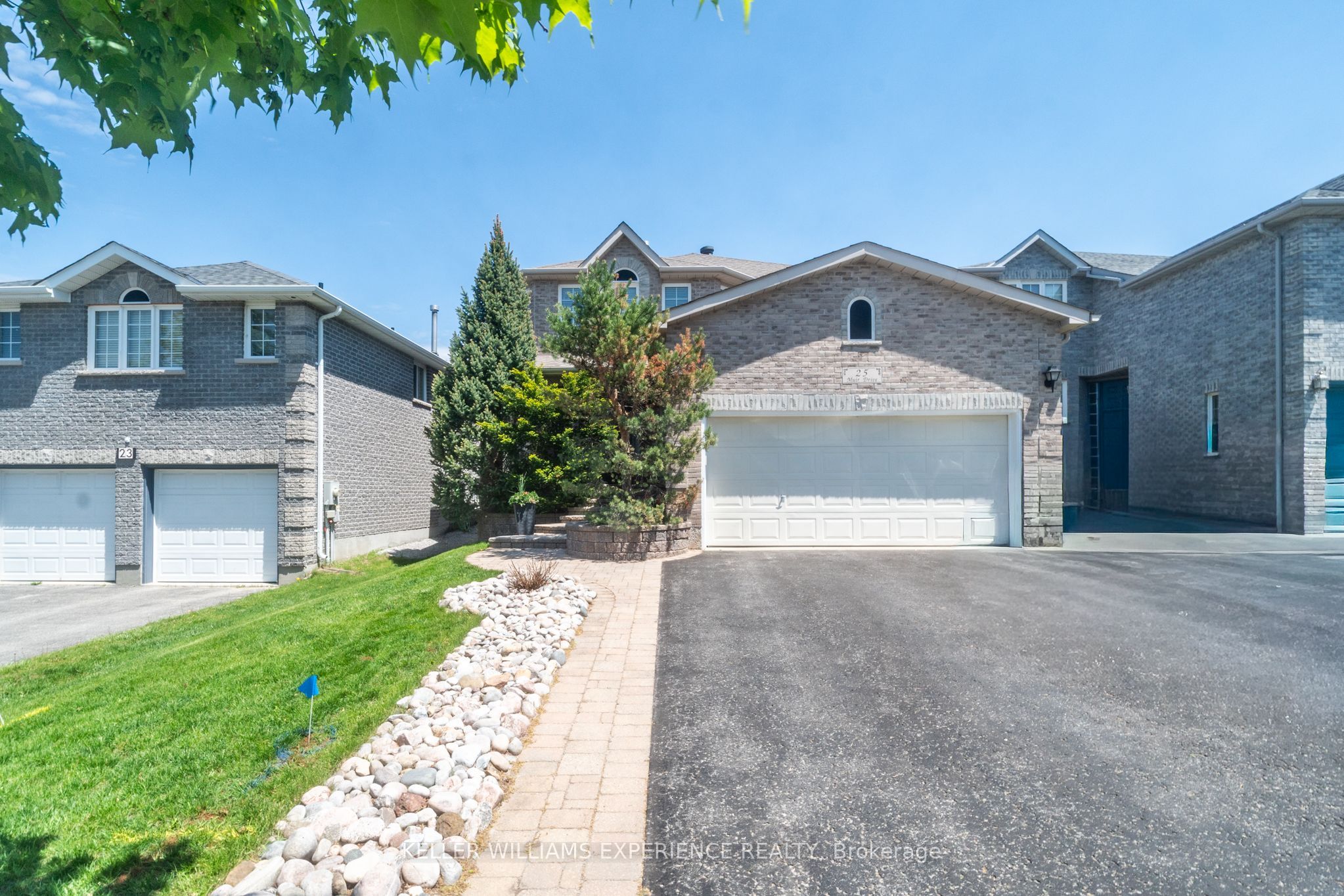 25 Muir Drive, Barrie, ON L4N 0J1