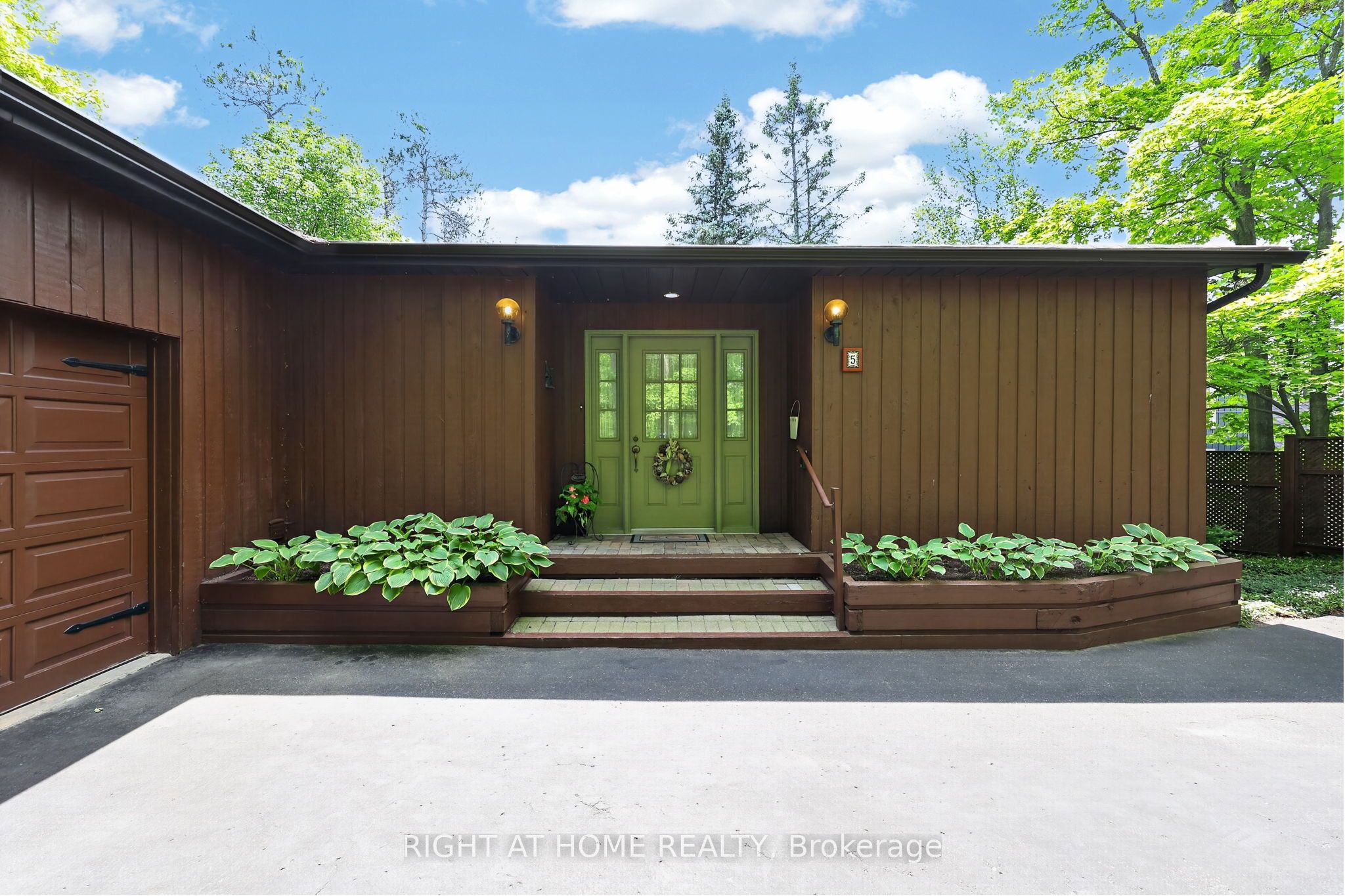5 Pine Point, Oro-Medonte, ON L4M 4Y8 photo 2
