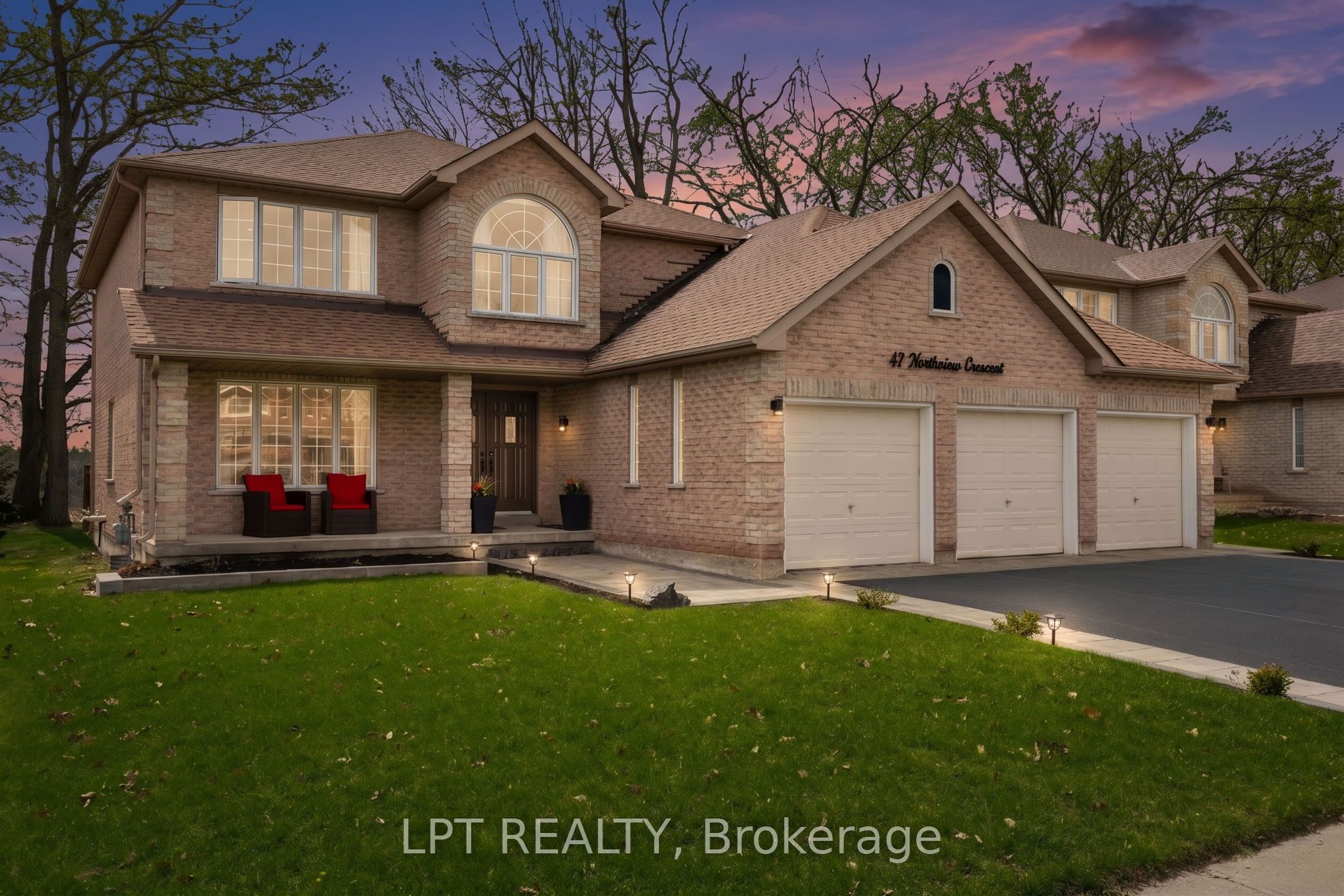 47 Northview Crescent, Barrie, ON L4N 9T4