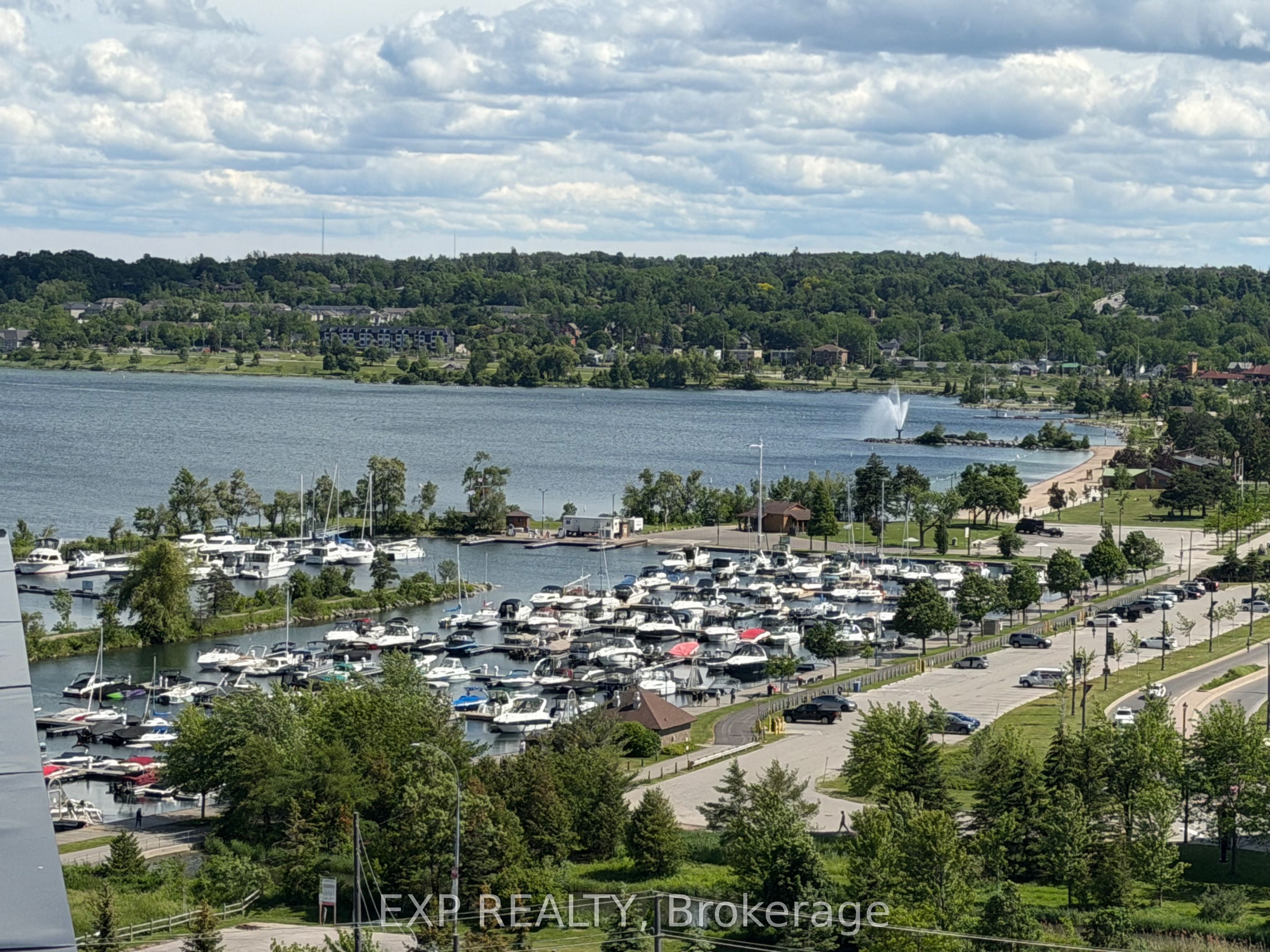 39 Mary Street 1101, Barrie, ON L4N 1S9 photo 2