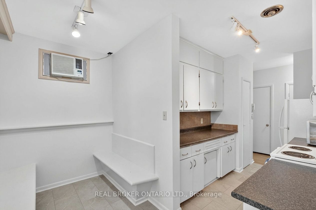8 Westmount Drive S, Orillia, ON L3V 6C9 photo 5