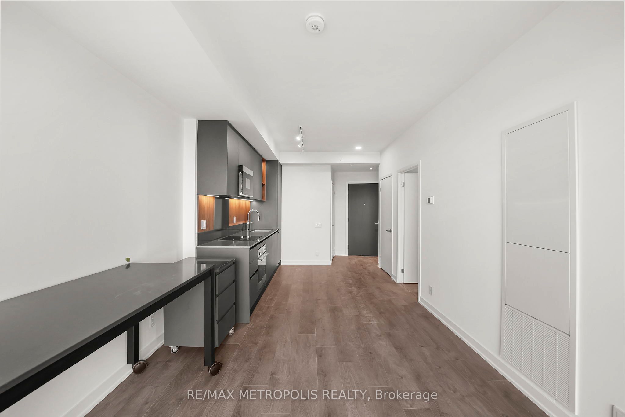39 Mary Street 2503, Barrie, ON L4N 1S9 photo 2