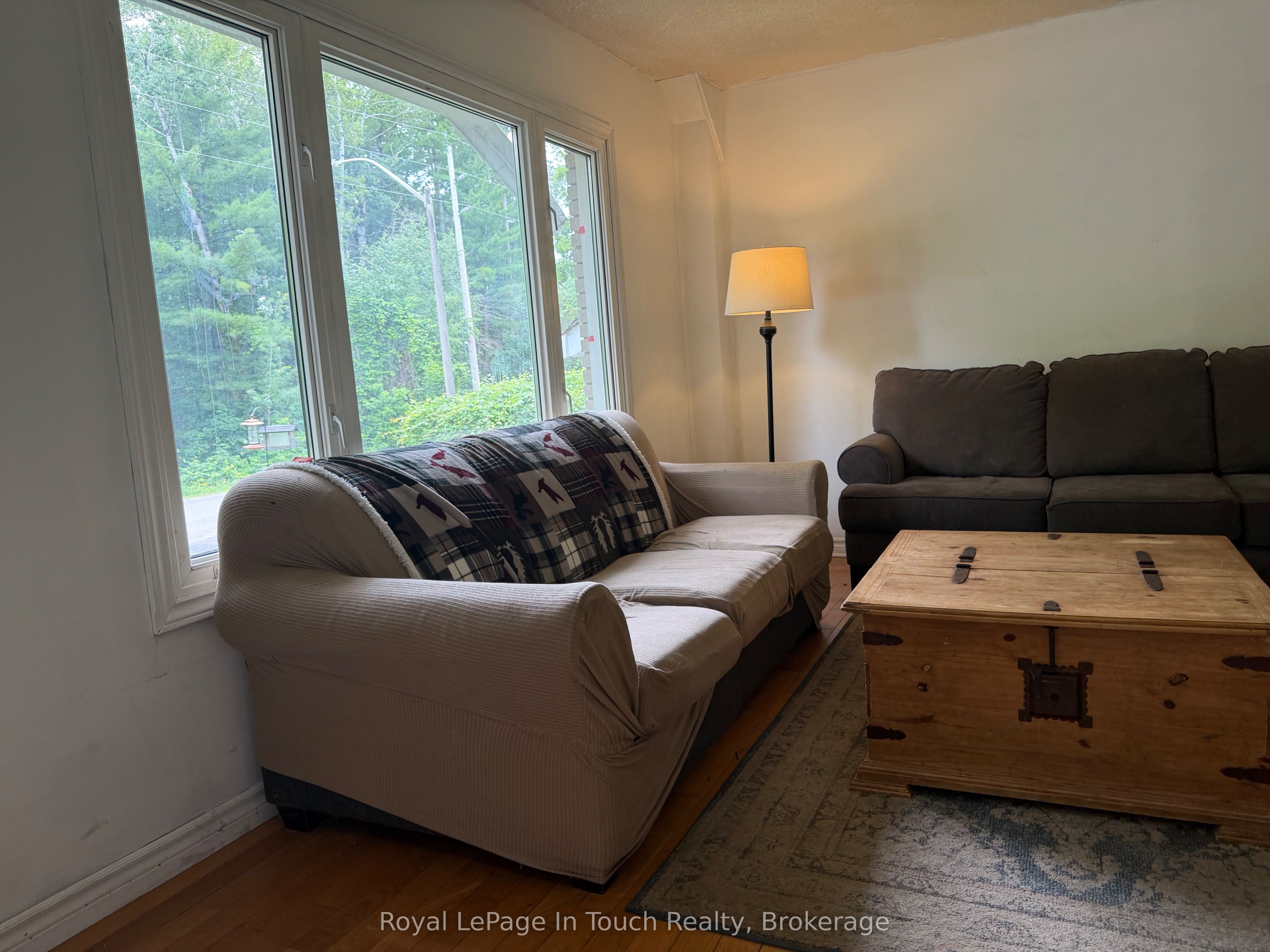 111 Burke Street, Penetanguishene, ON L9M 1B2 photo 3