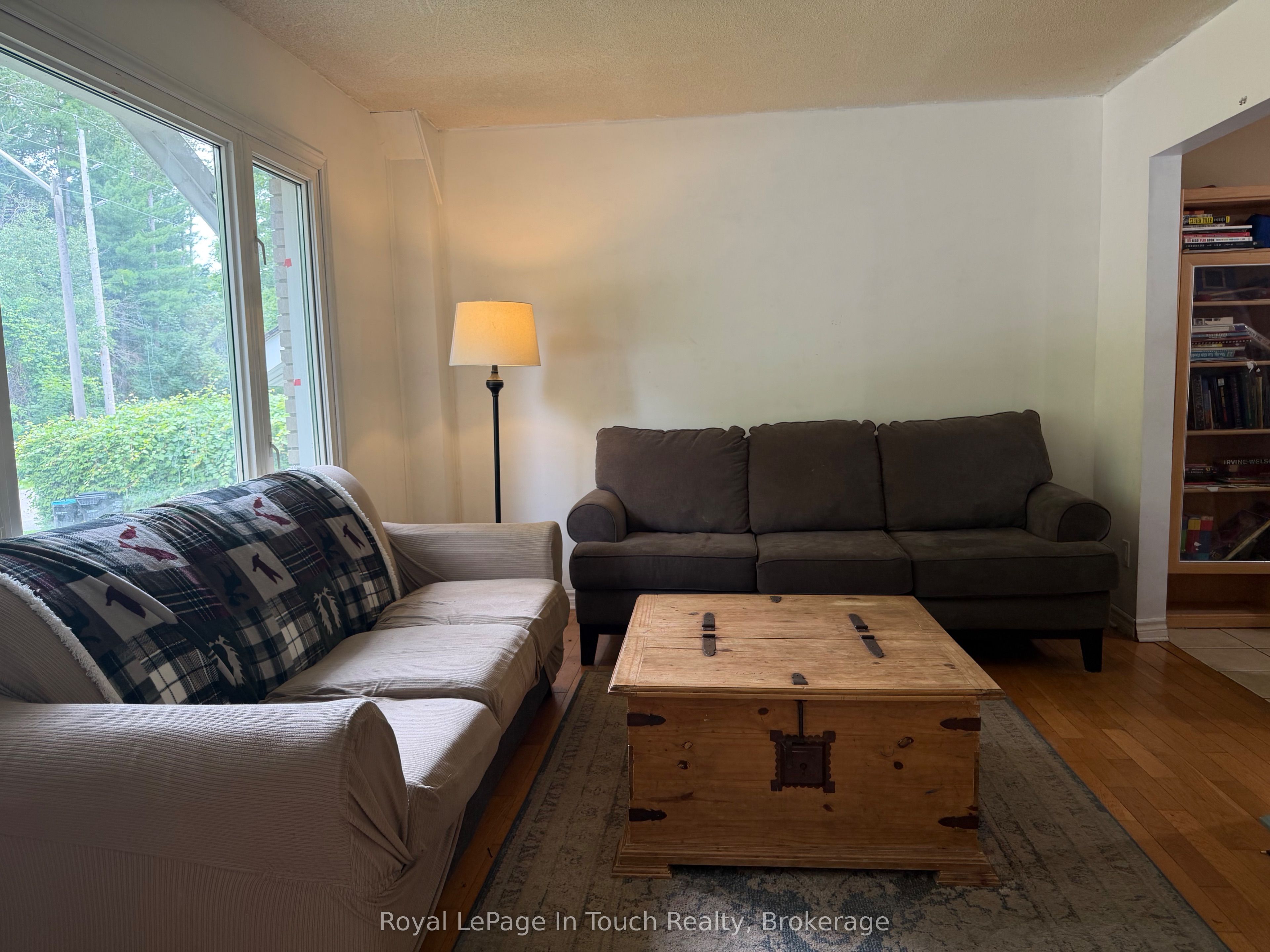 111 Burke Street, Penetanguishene, ON L9M 1B2 photo 4
