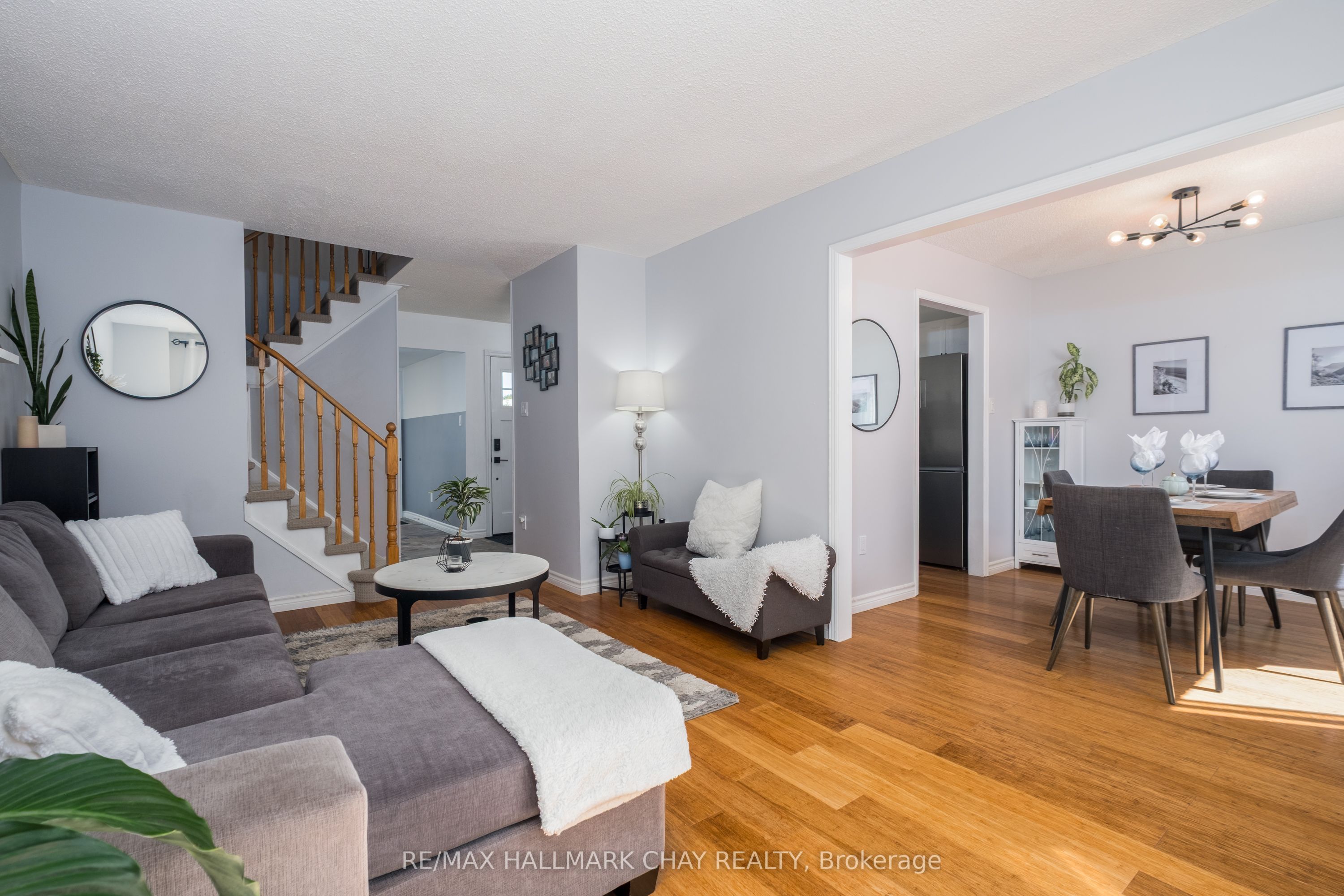 54 Wallace Drive, Barrie, ON L4N 7E1 photo 4