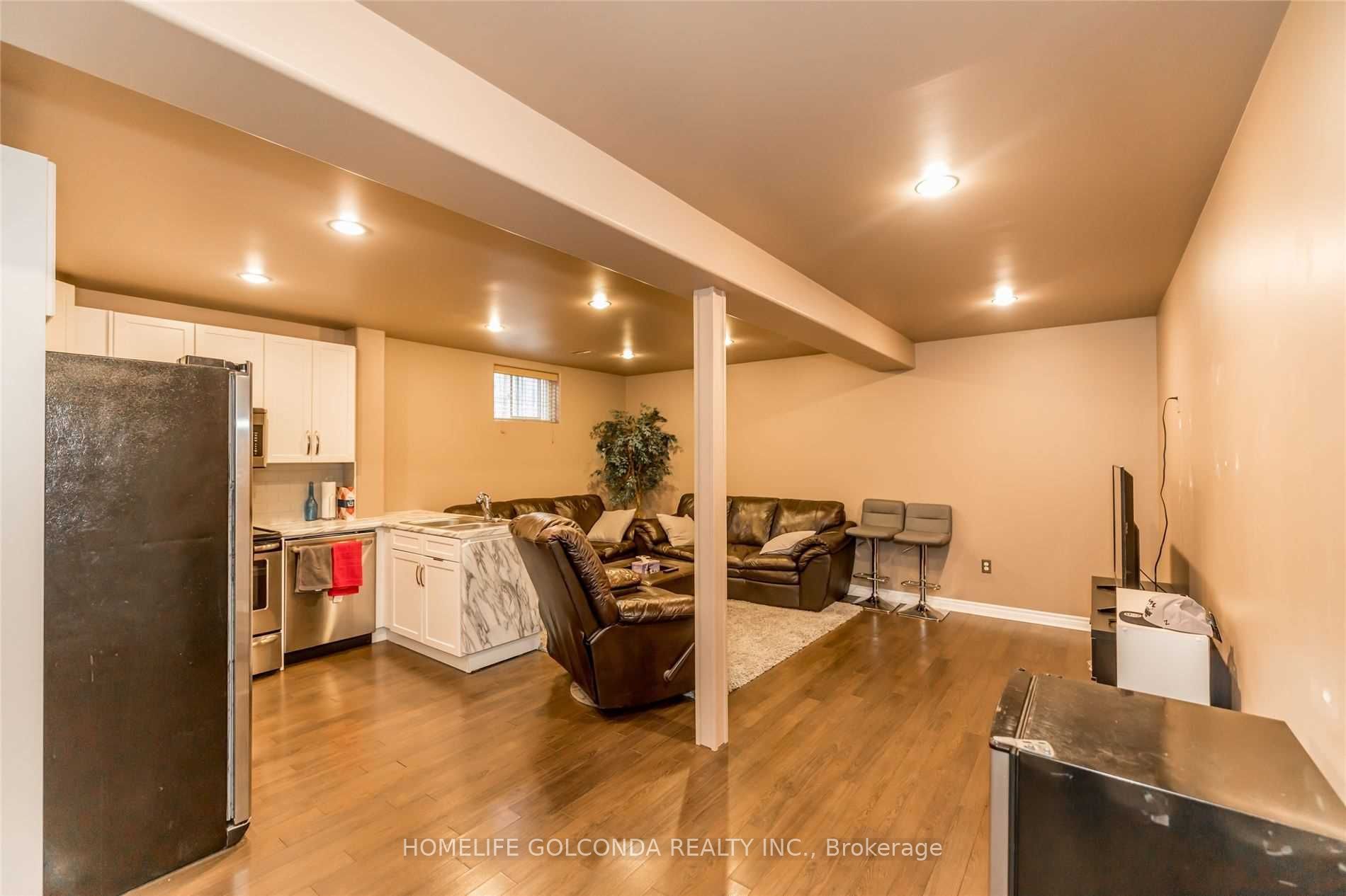 22 Dunsmore Lane Basement, Barrie, ON L4M 7A1 photo 2