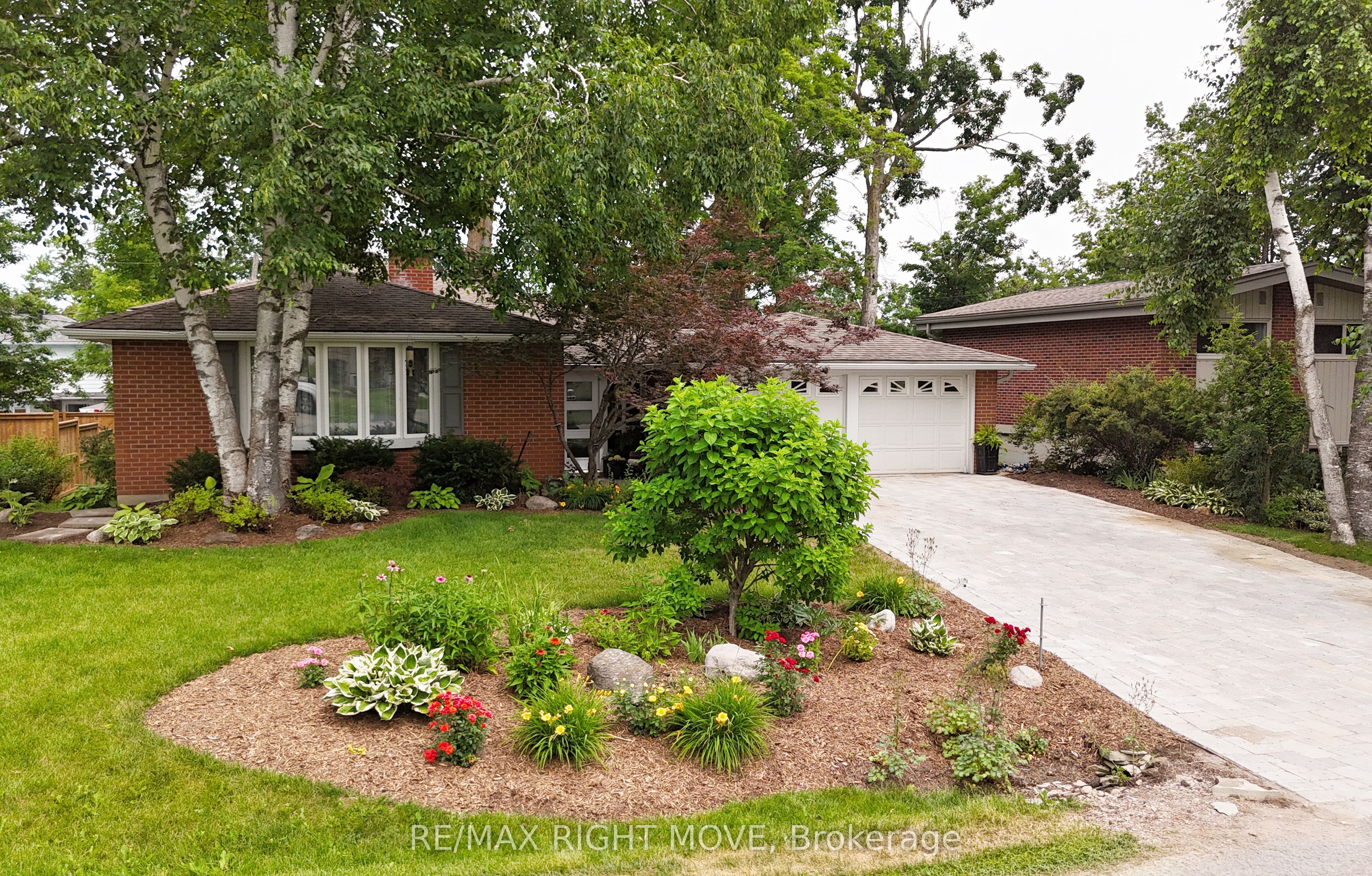 434 Highland Avenue, Orillia, ON L3V 4E7